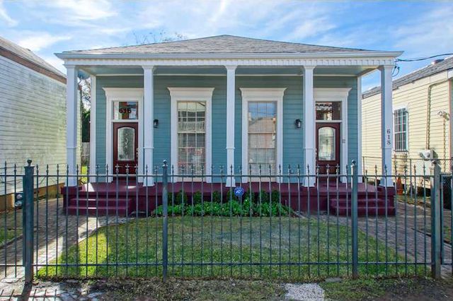 Lower Garden District Charmer in St. Thomas Dev, New Orleans