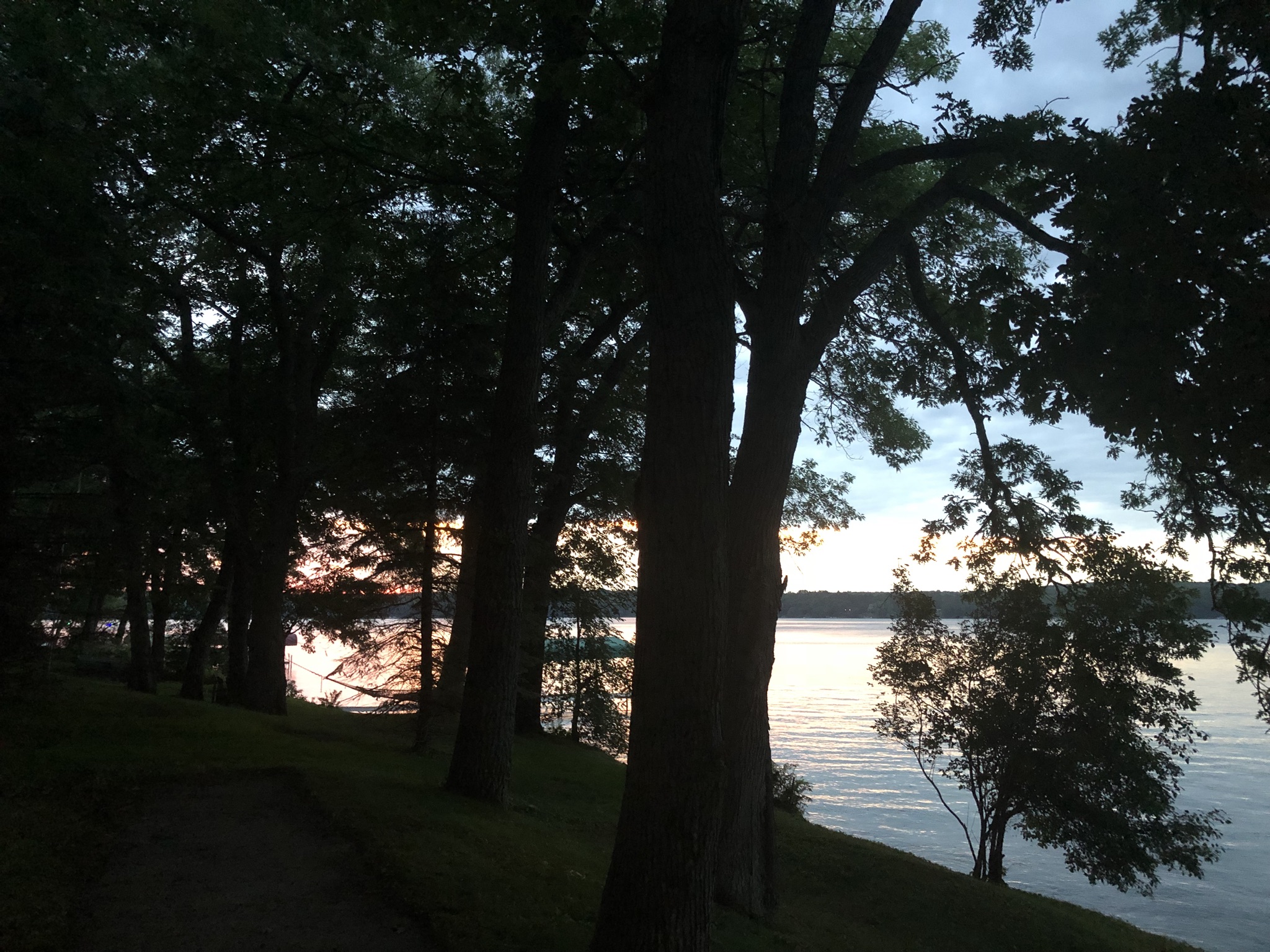 Family Retreat on Deer Lake Pontoon available Cabins for Rent in