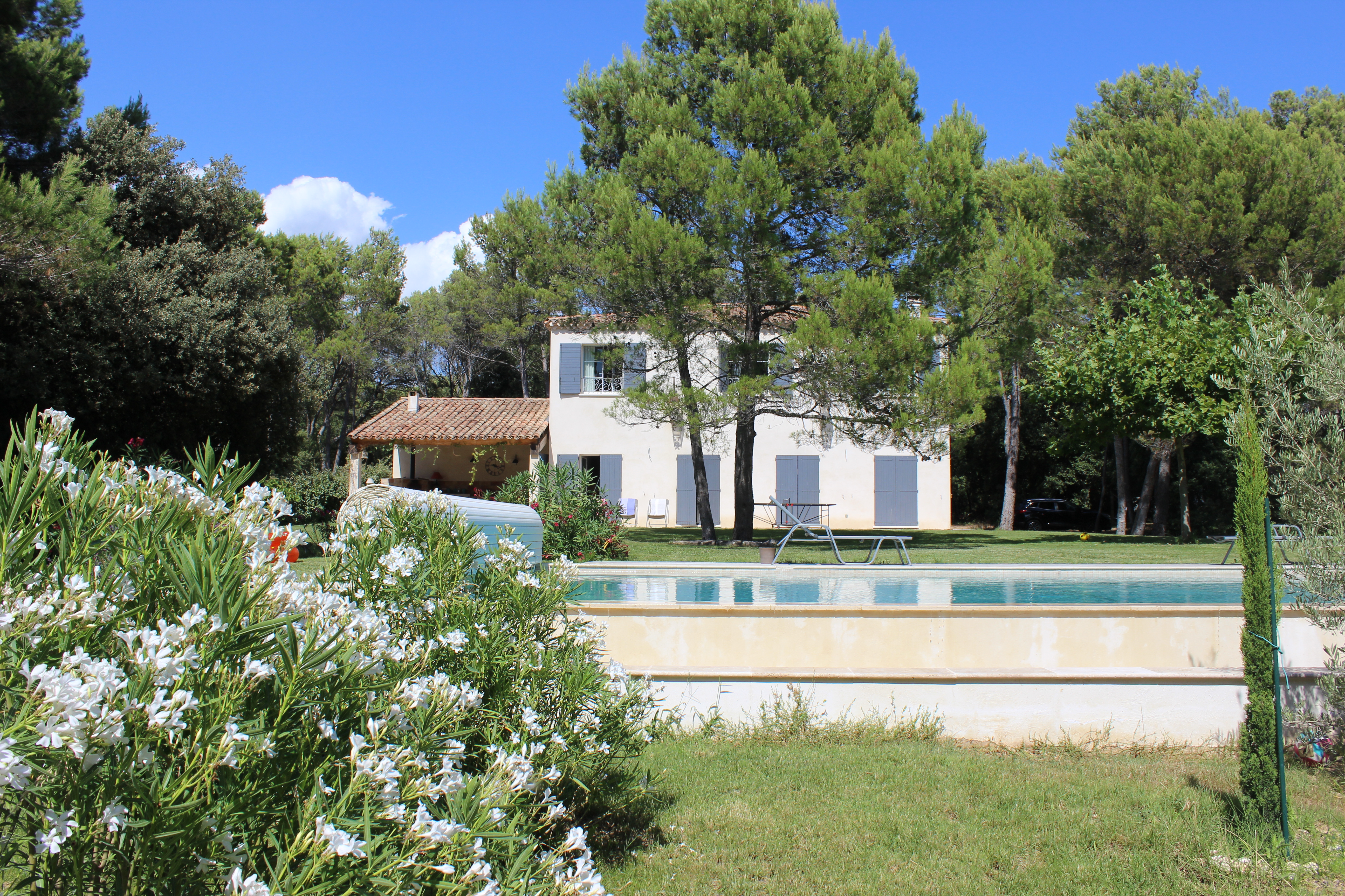 Quiet villa 200 m2,swimming pool