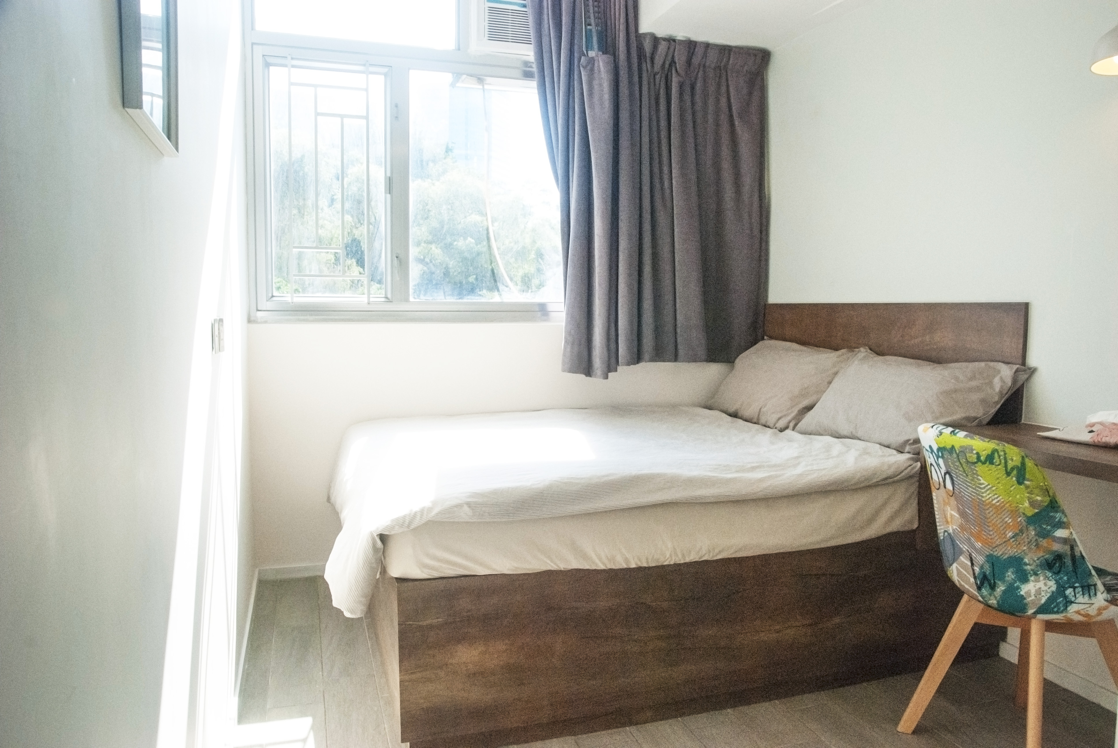 Spacious & Stylish Queen Bed Room next to TST MTR