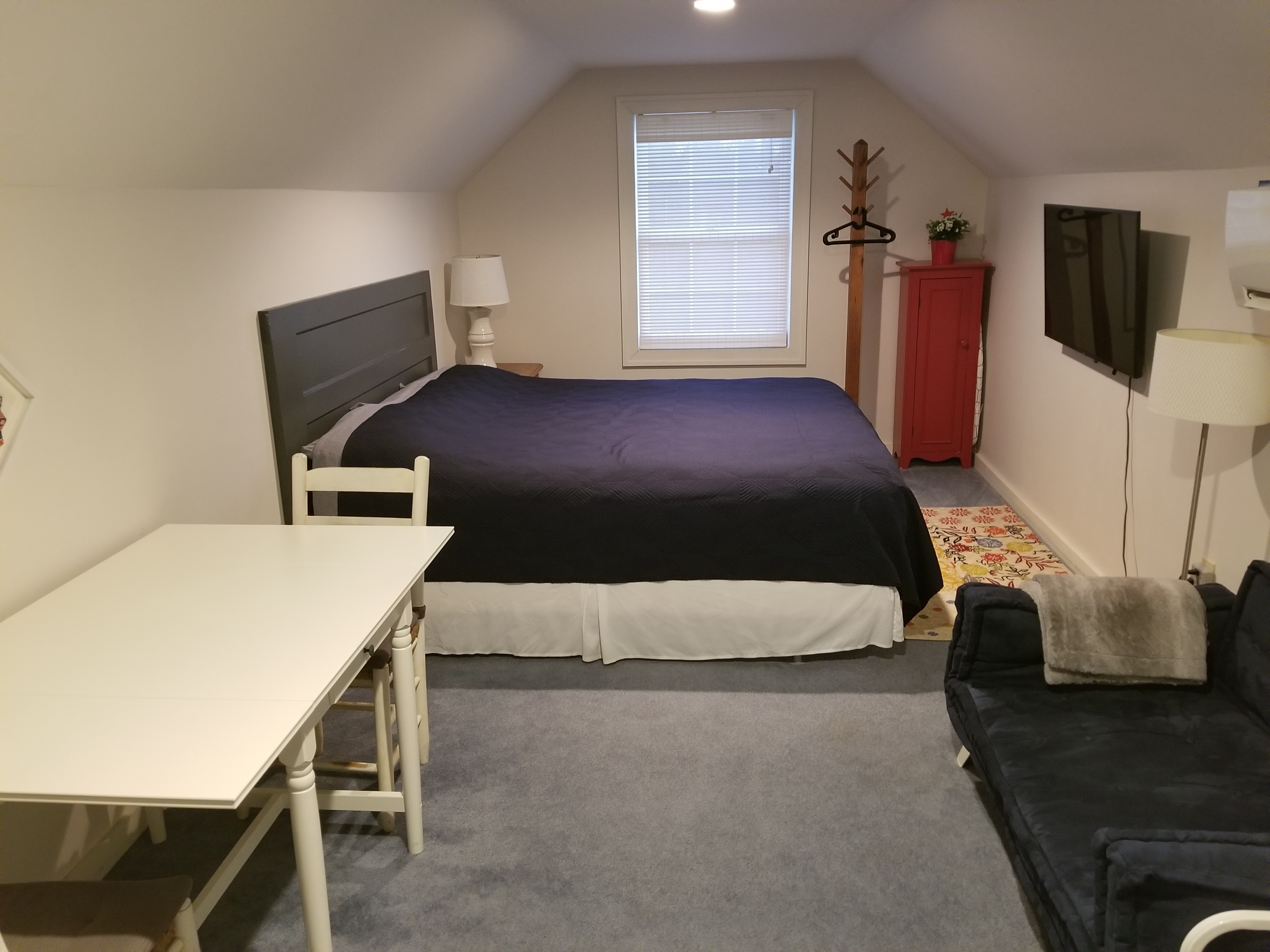 Guest Suite with private entrance on 1.5 acres. in Northwest, Columbus