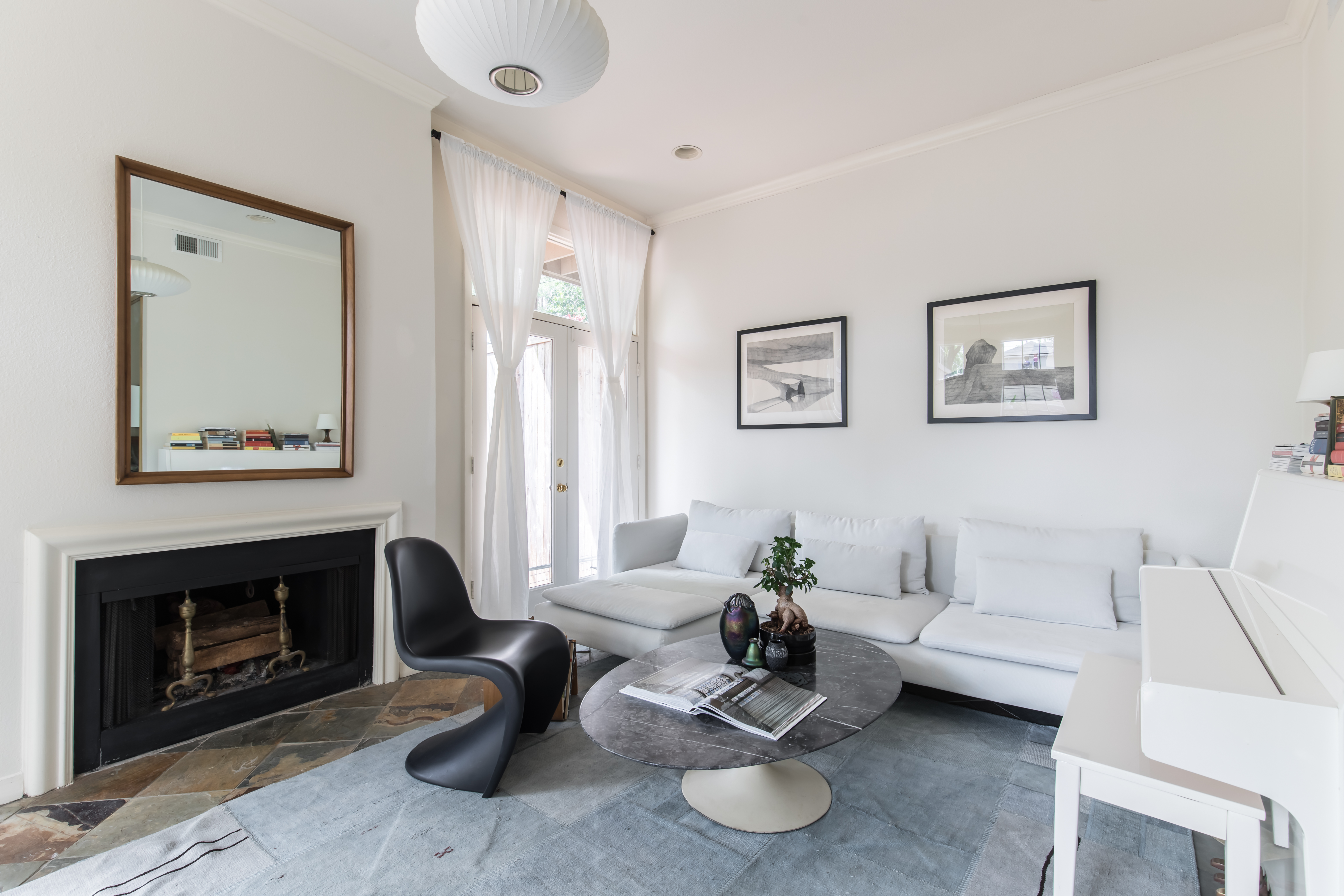 Peaceful & Romantic, entire Condo & Secret Garden in District 14, Dallas