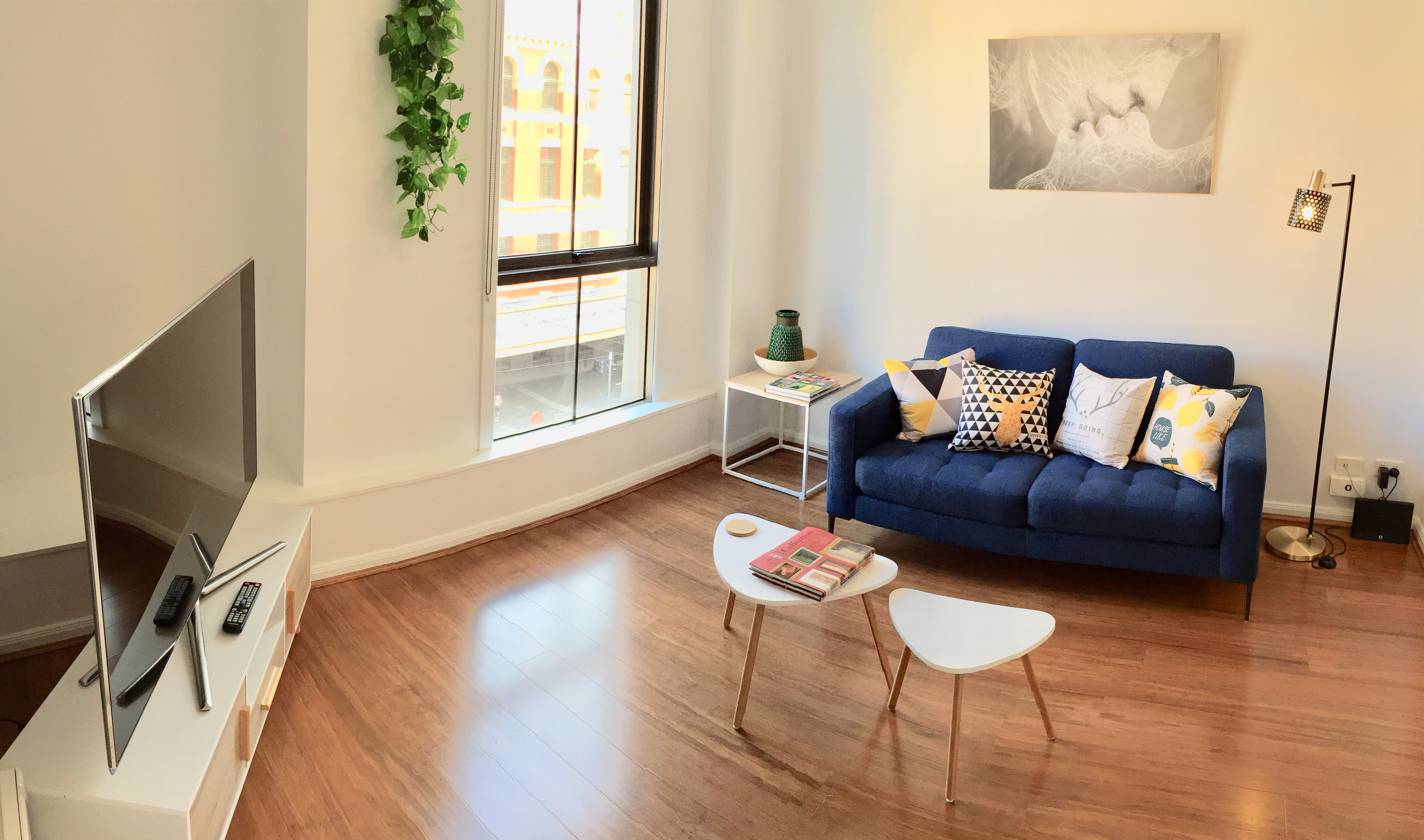 Cozy # 1 unbeatable CBD location ! Flinders ST !