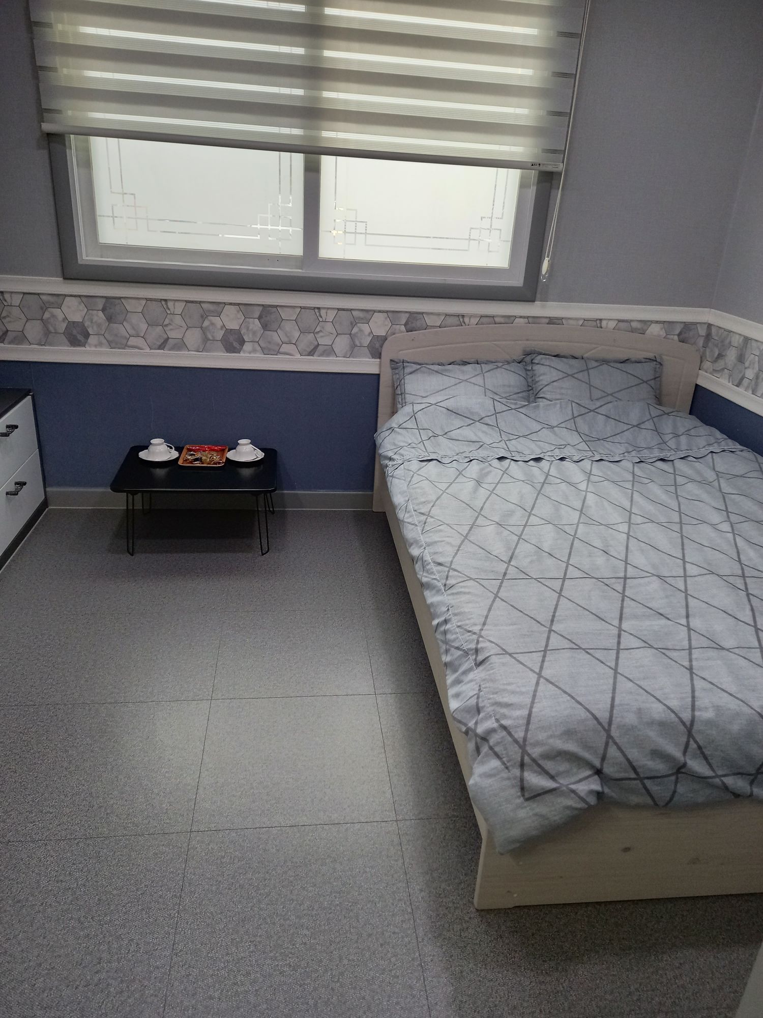 [Tanbang-dong] Room # 203 # Remodeled # Queen Bed # Convenient Transportation # Clean # Studio Type Accommodation
