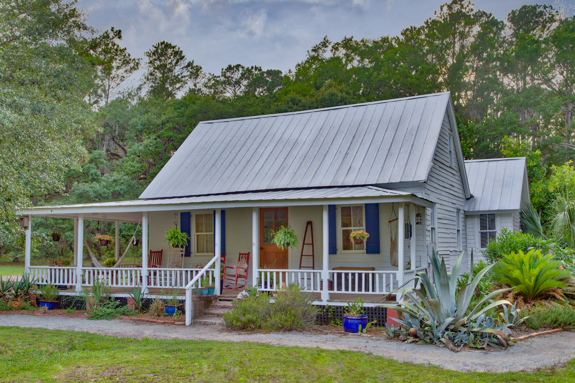 The Oyster Cottage on Daufuskie with Golf Cart Cottages for Rent in