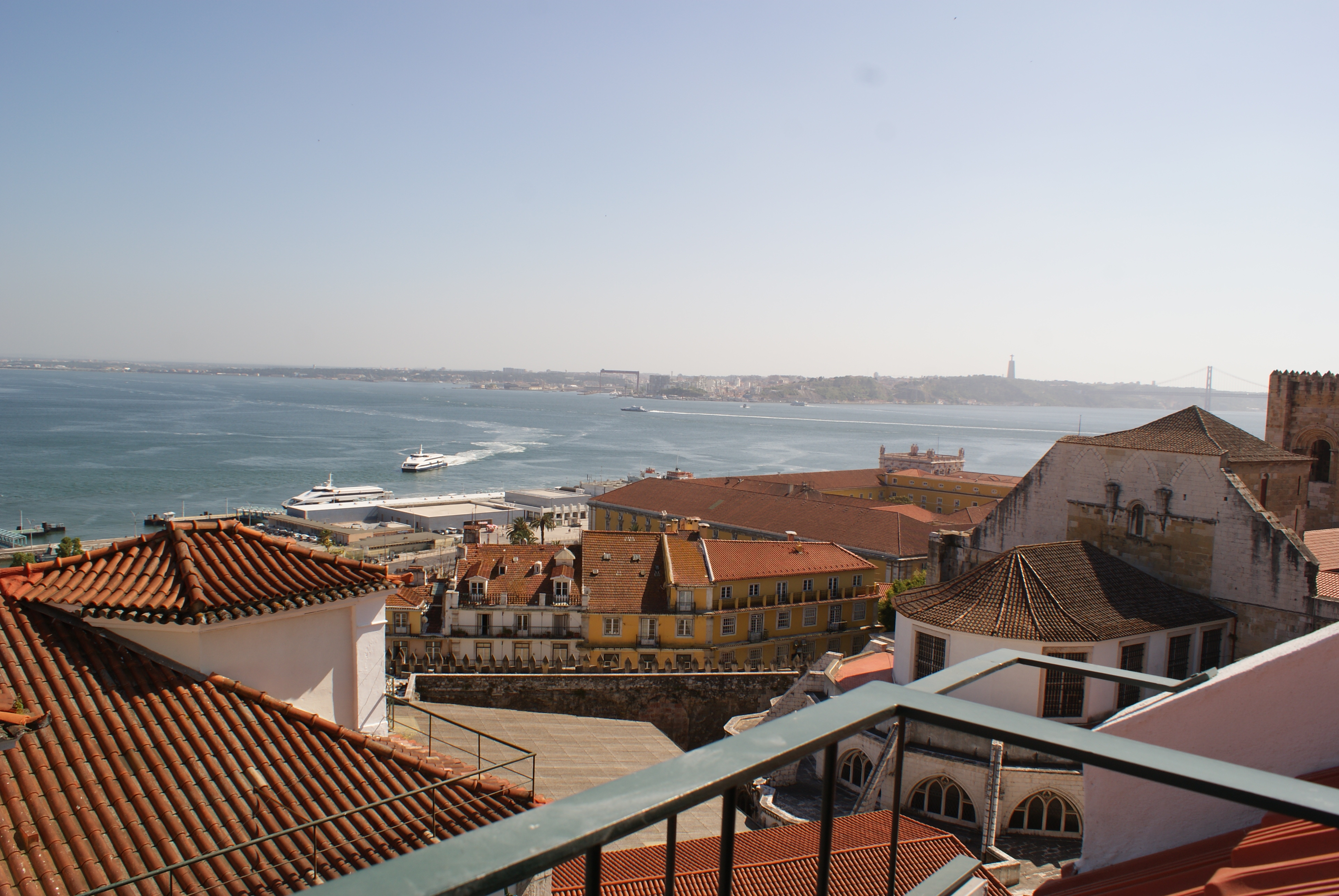 Luxury Apartment with Amazing River View - Alfama