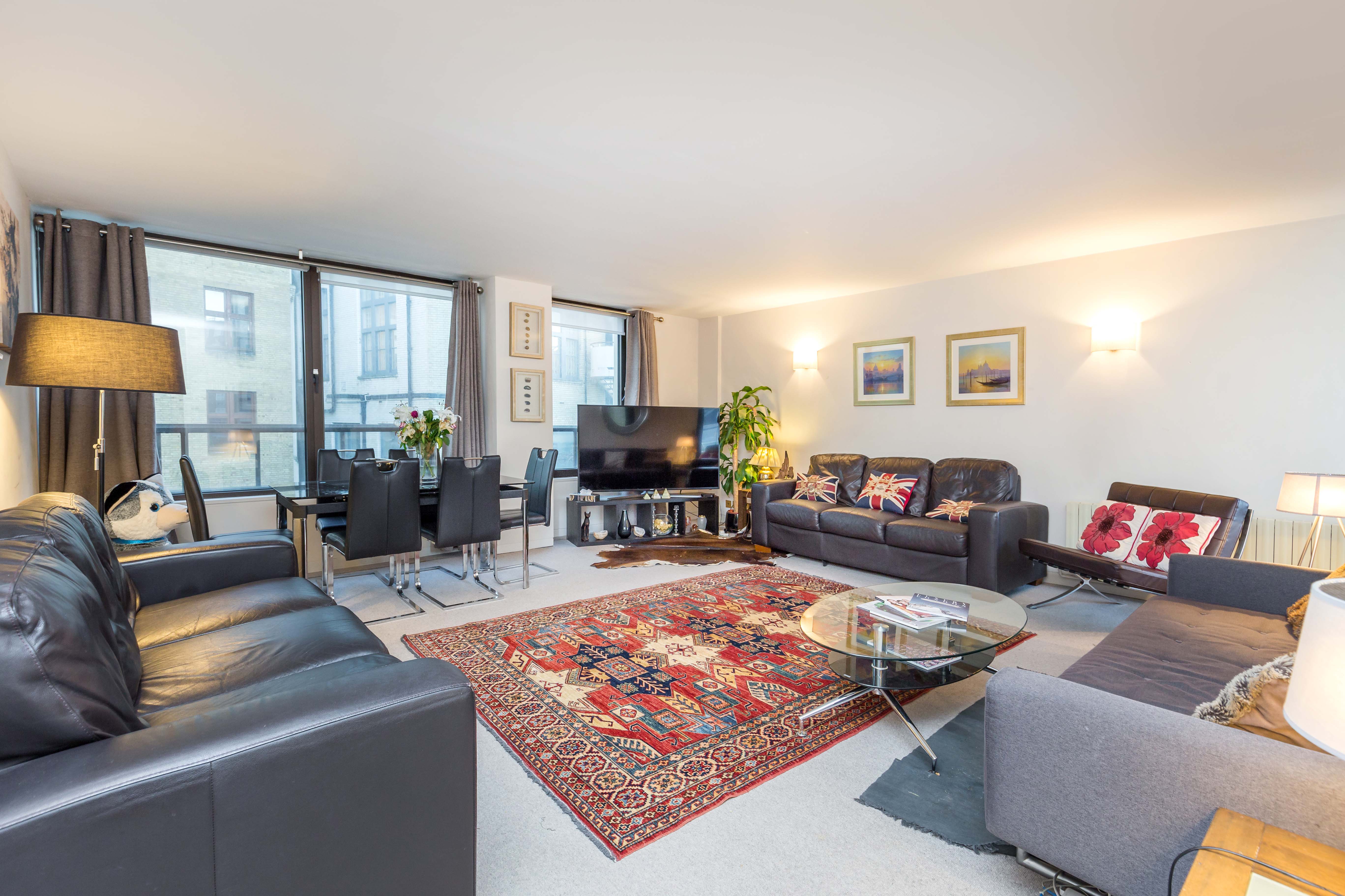 2 Bedroom Apartment Balcony Mayfair Piccadilly Apartments for