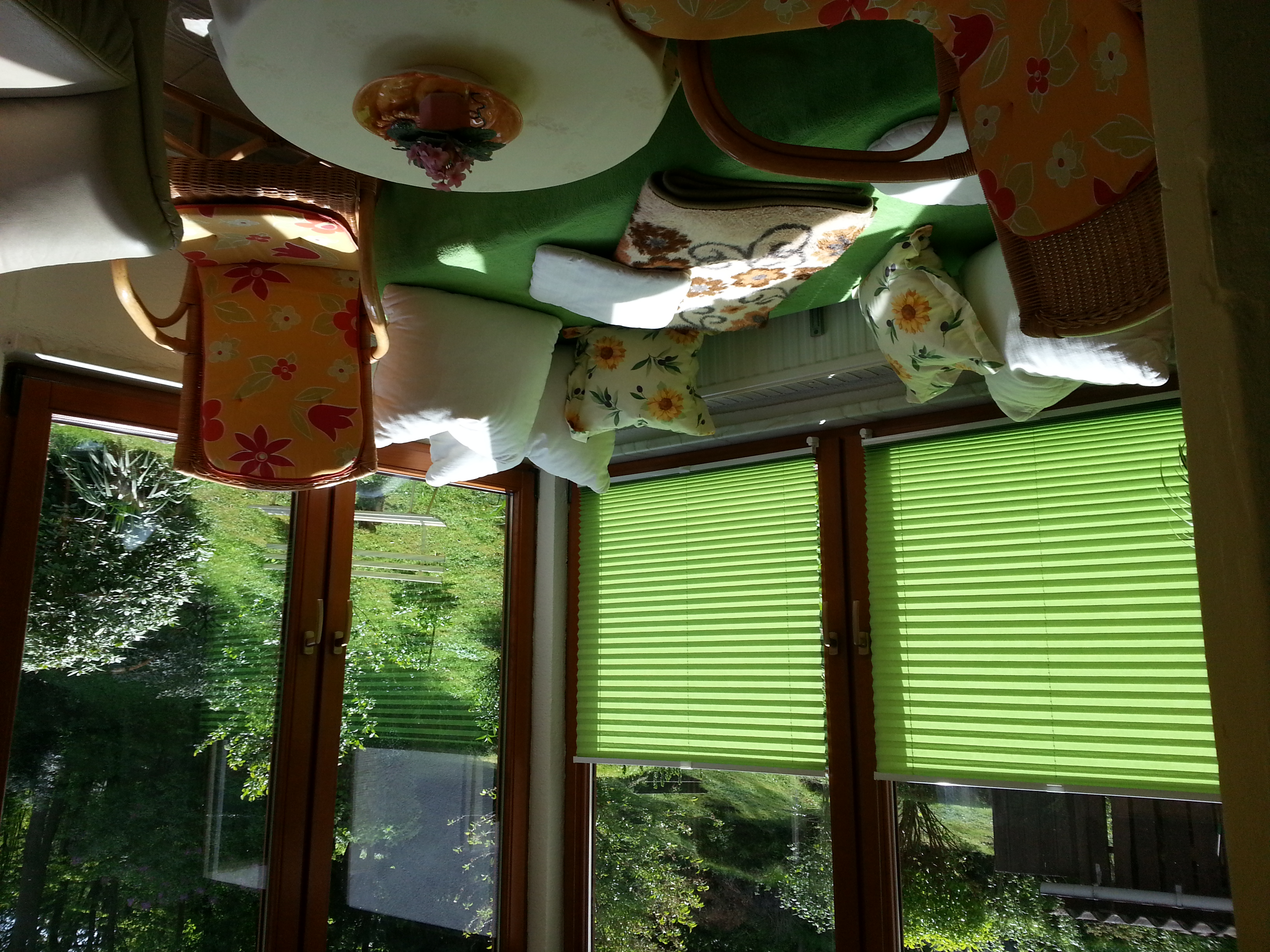 Beautiful, Sunny Winter Garden Apartment