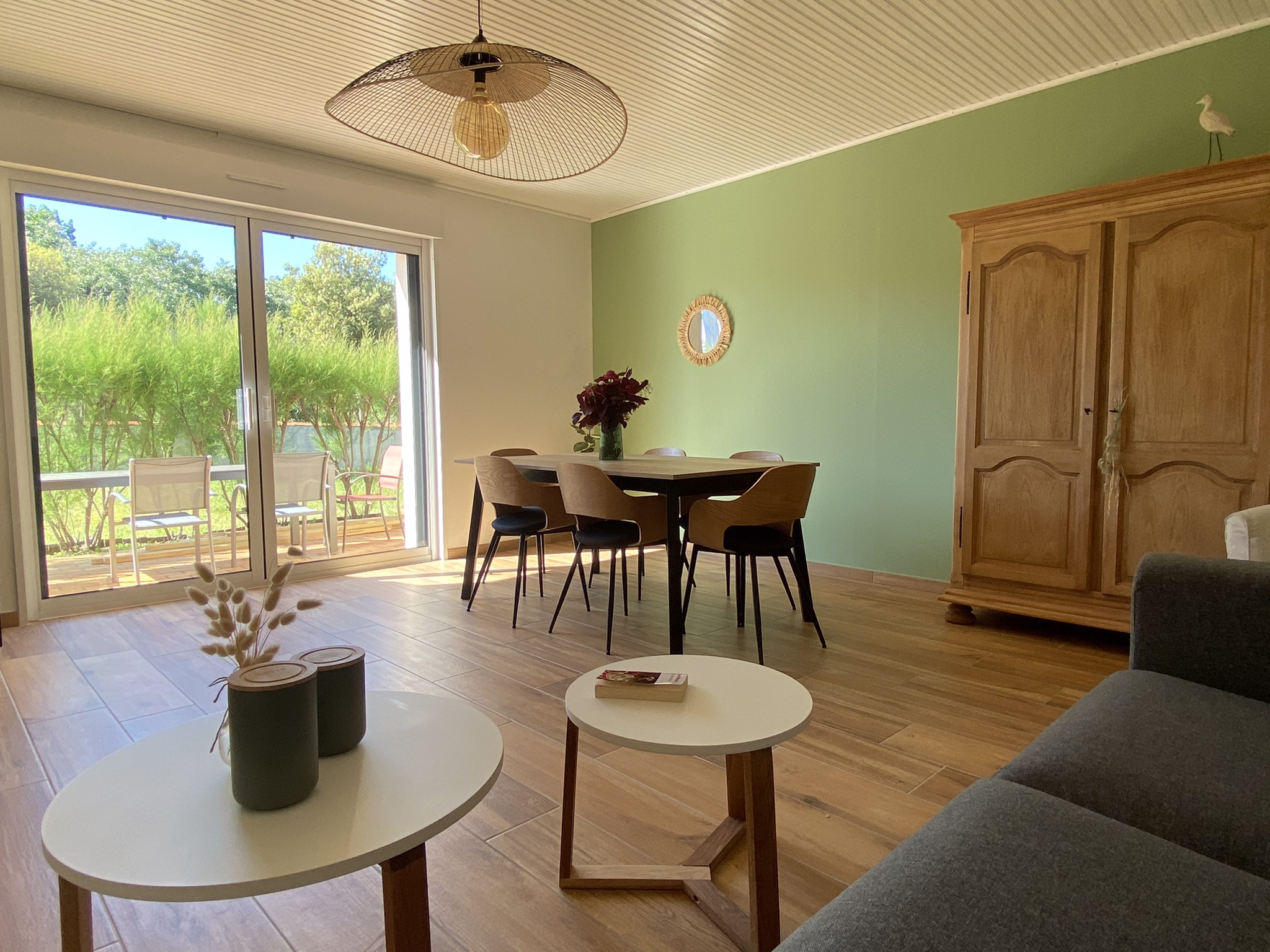 House with large enclosed garden 3 min from the ocean