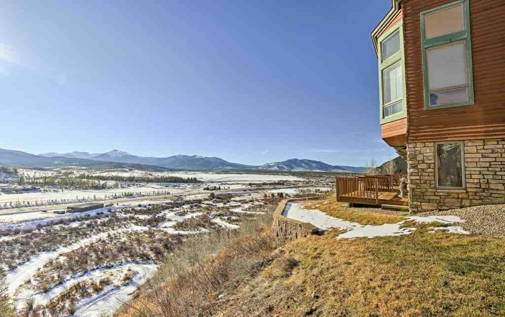 3 BDR Winter Park Home Overlooking Fraser River