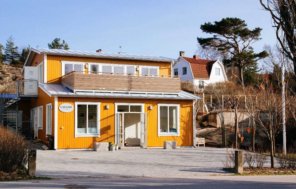 Tasteful apartment close to the sea.