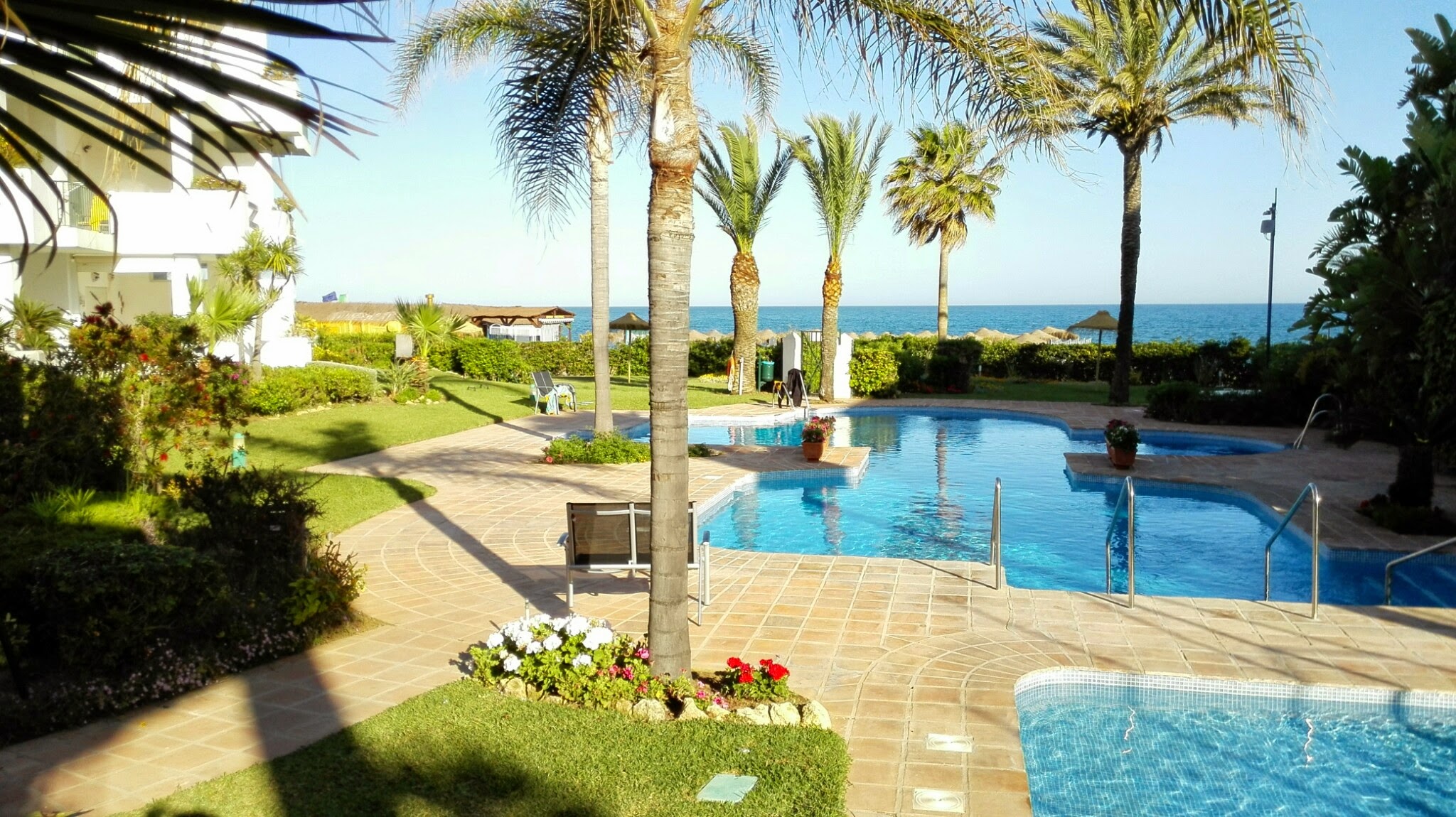 1ª línea de playa. La Cala de Mijas Apartamentos en alquiler en La