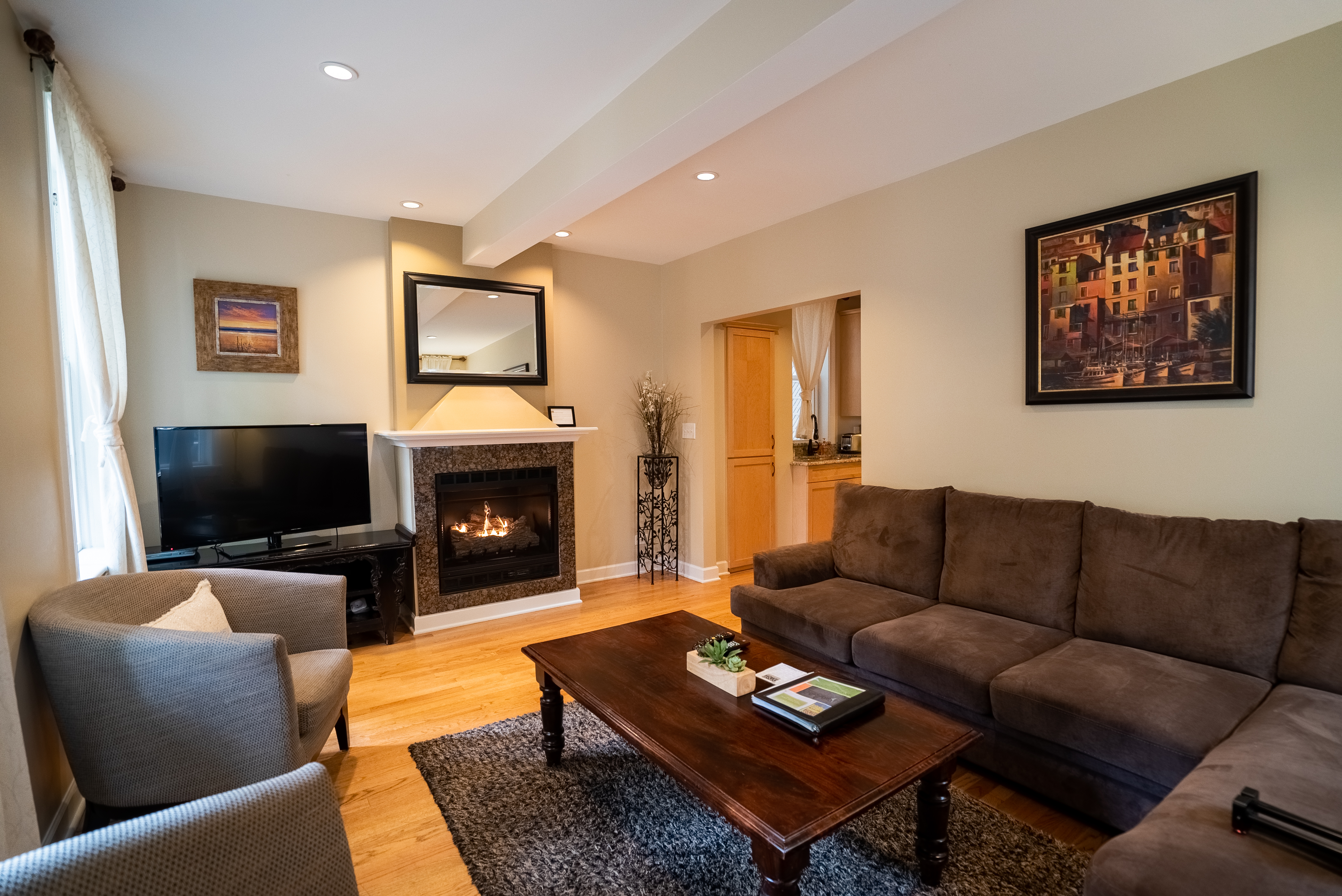 4BR/2BR Walk to North Ave Beach & Zoo~Close to El in Lincoln Park, Chicago