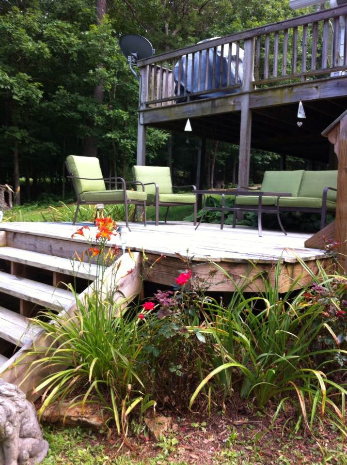 Hawk's Nest Hideaway** A Pond and a Clear Stream Cabins for Rent in