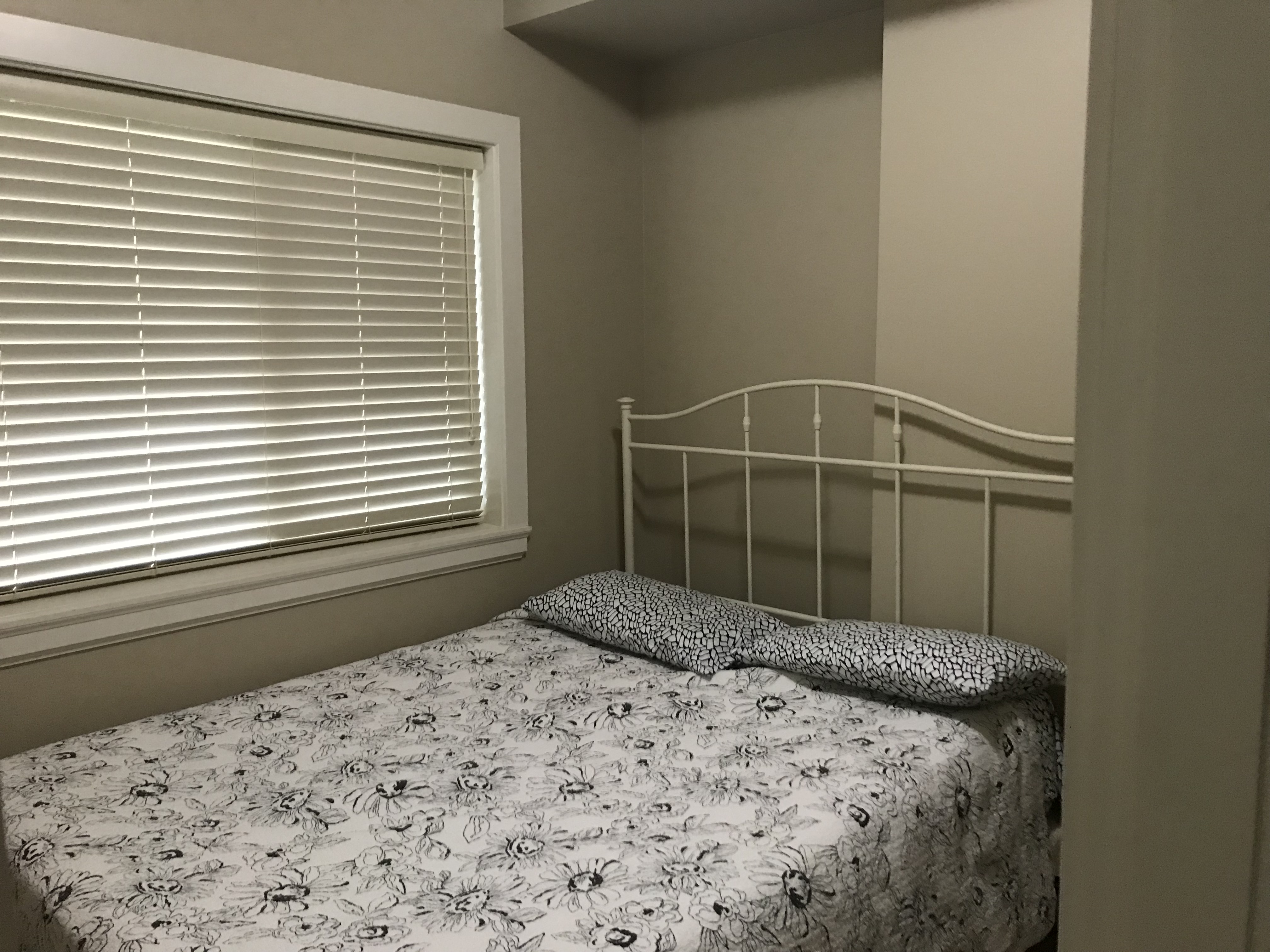 One Bedroom Basement Suite Guest Suites For Rent In Surrey British Columbia Canada