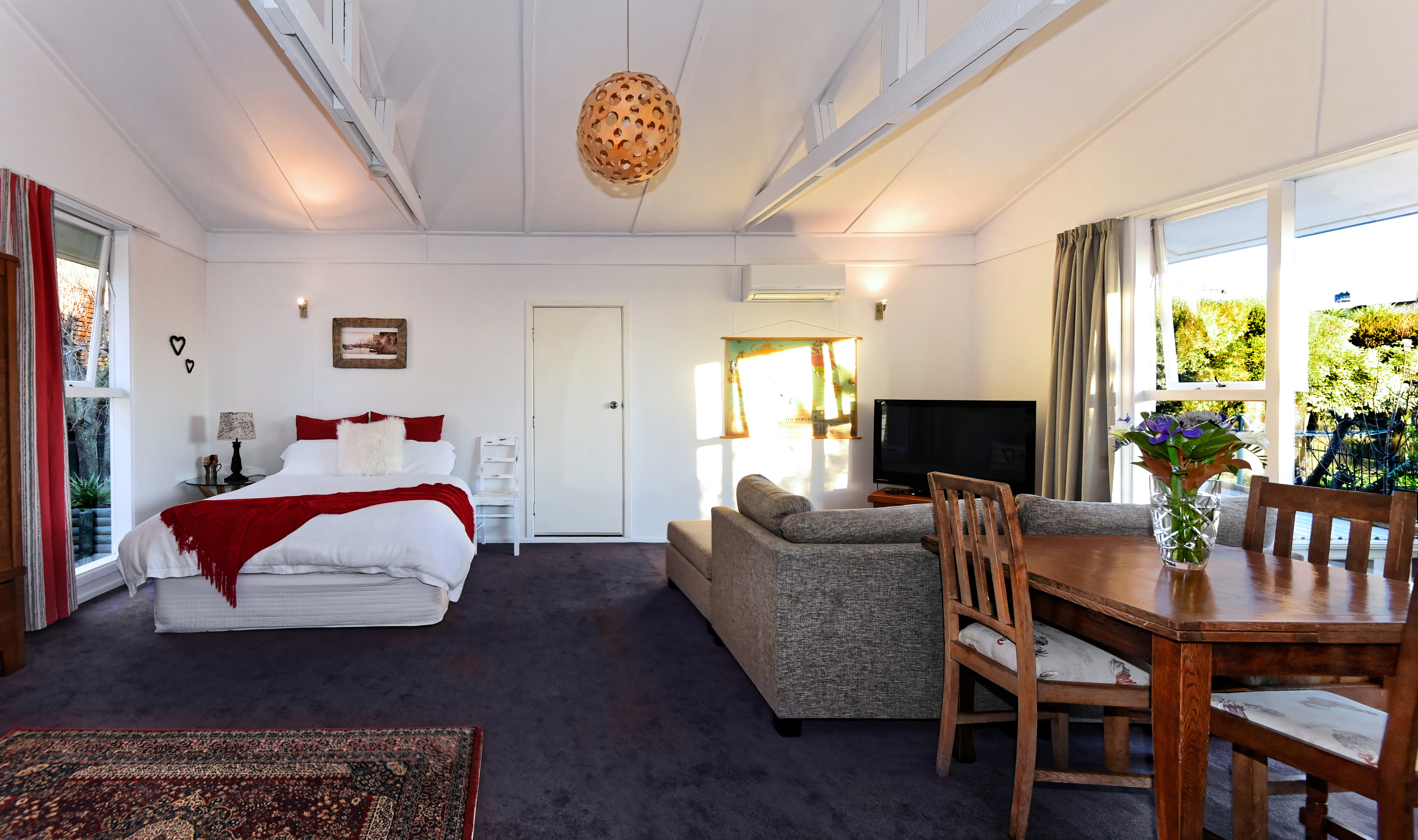 Close to the city centre with outstanding reviews!
