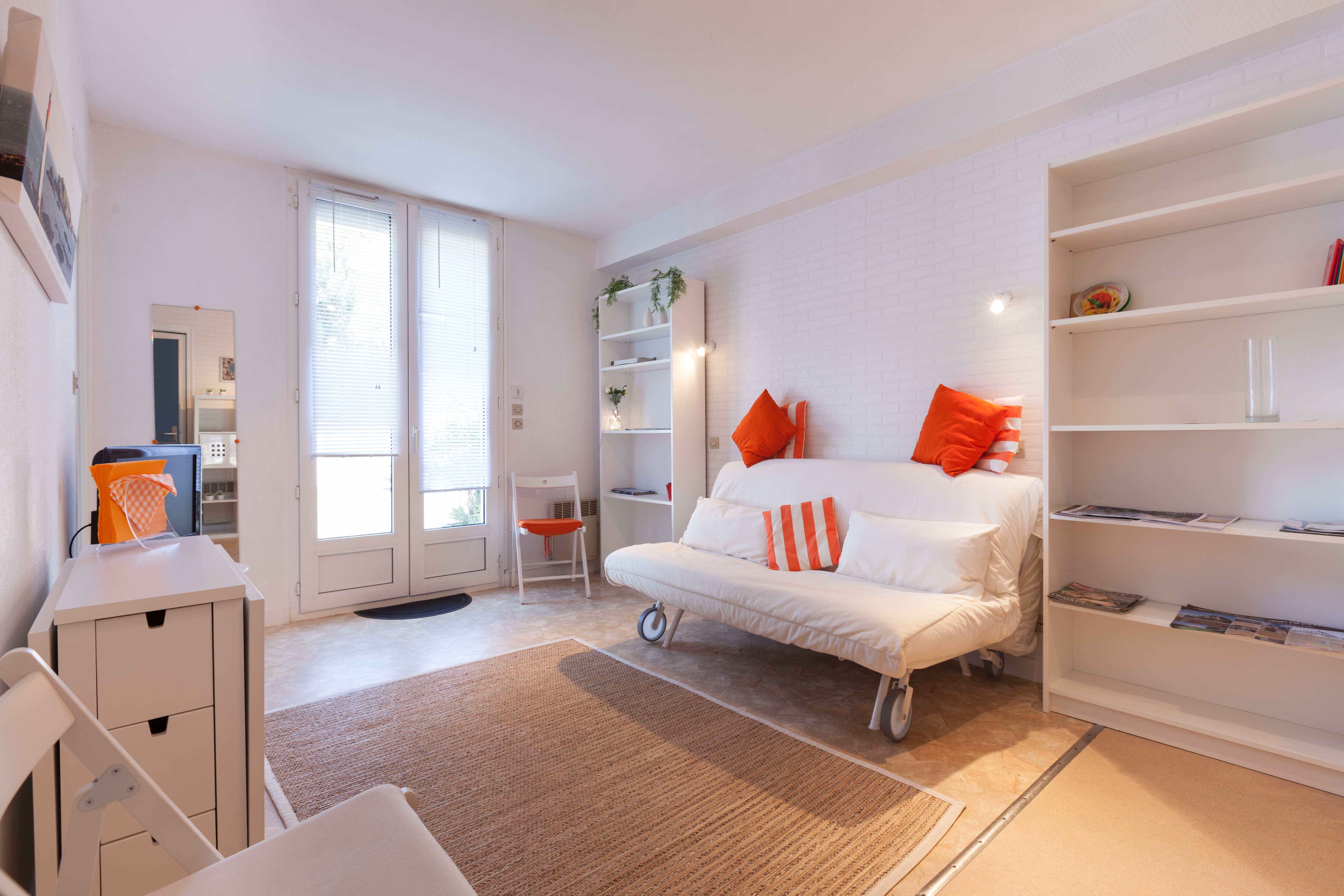 Cozy seaside and comfortable  apartment.