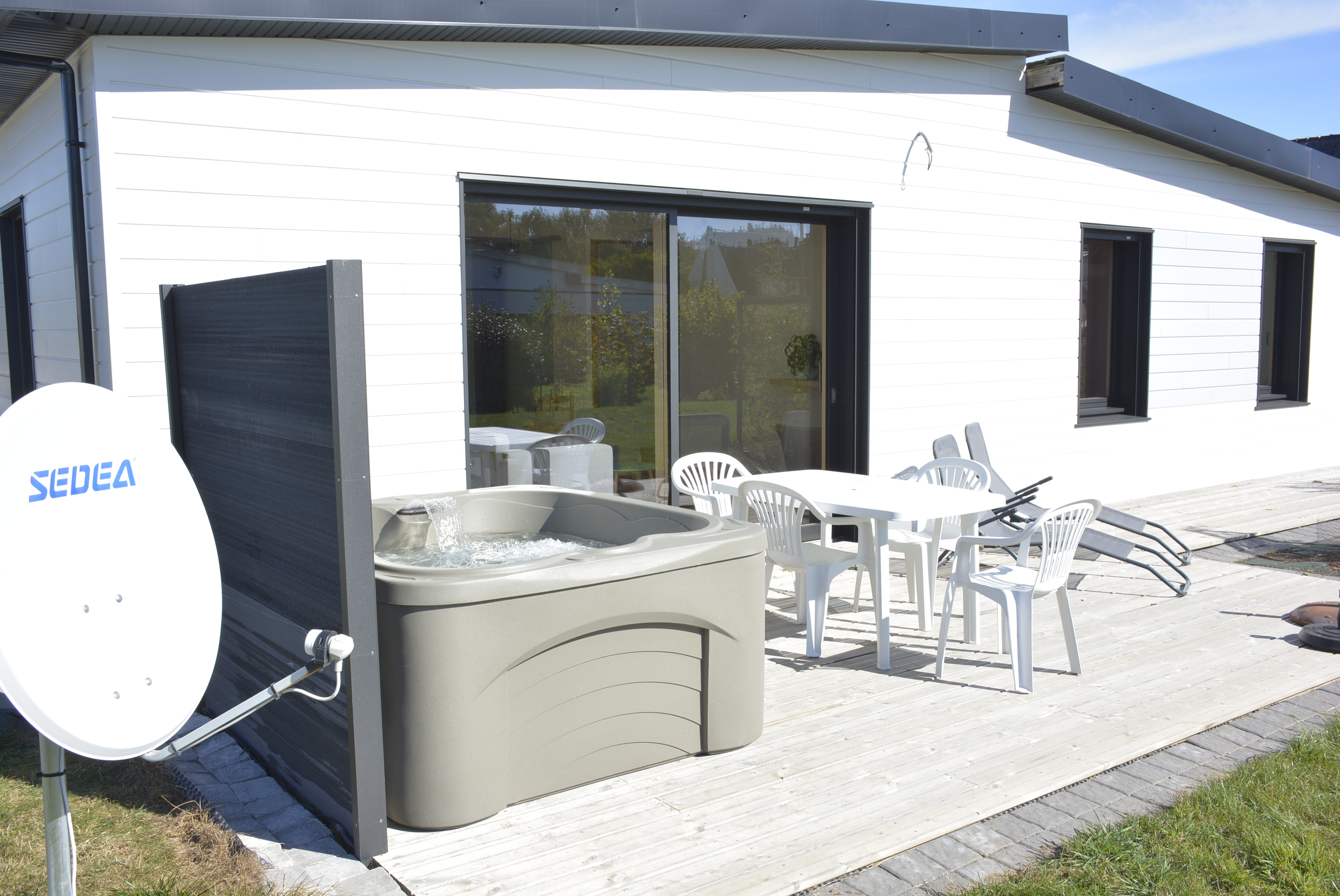 Sea house with jacuzzi