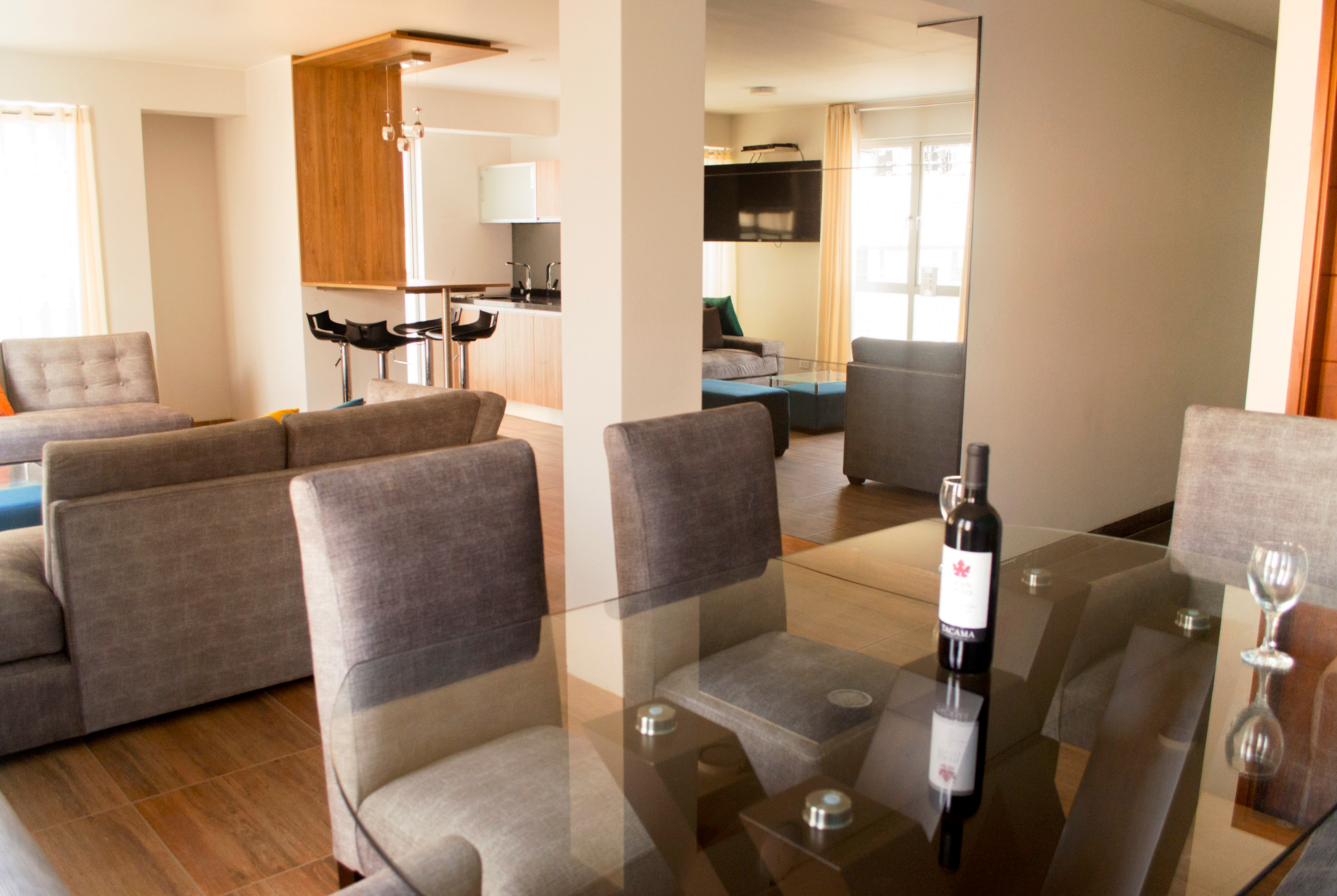 Spacious and modern apartment, San Borja 2