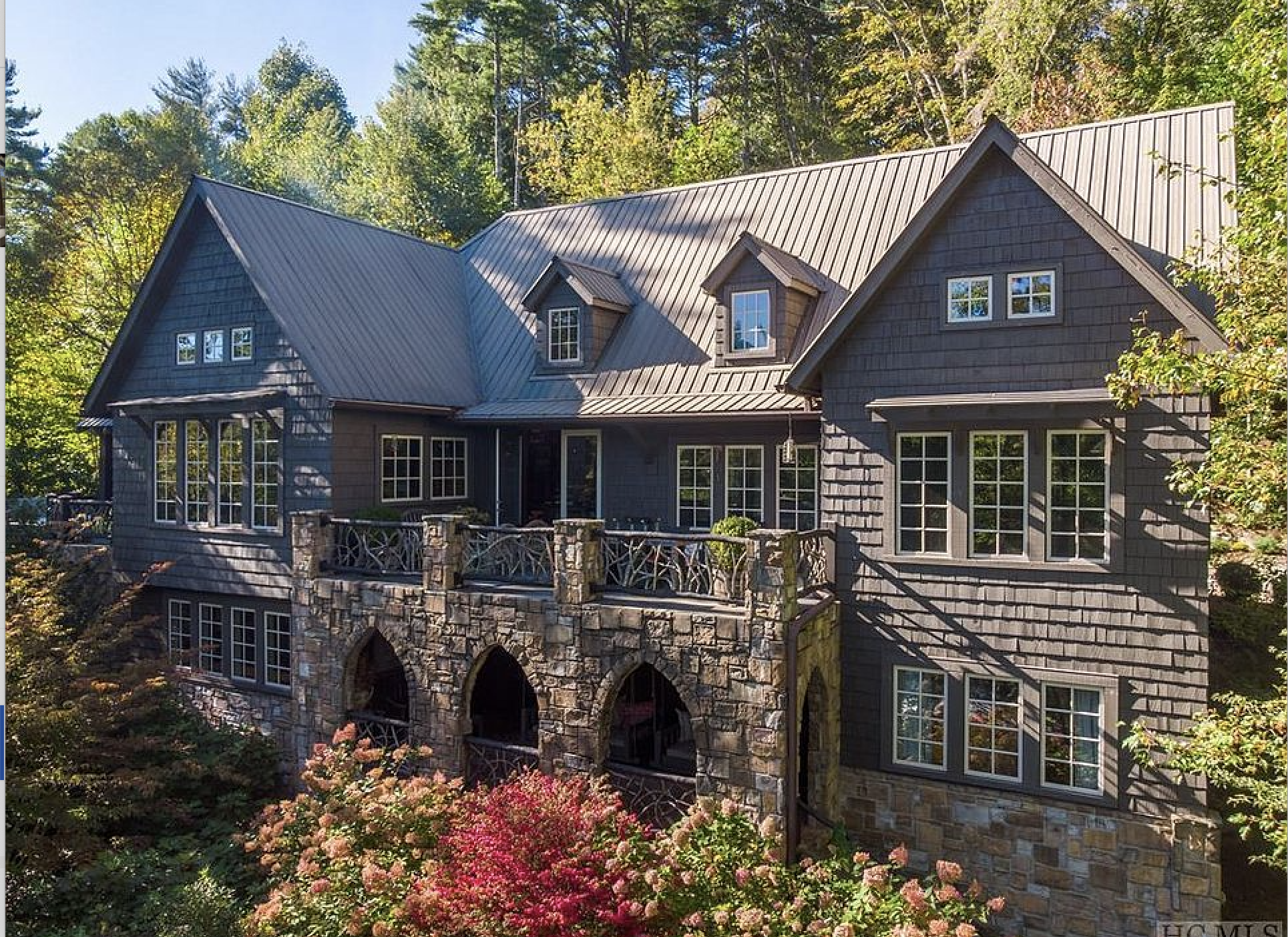 STUNNING Island Life in Middle of Lake Glenville
