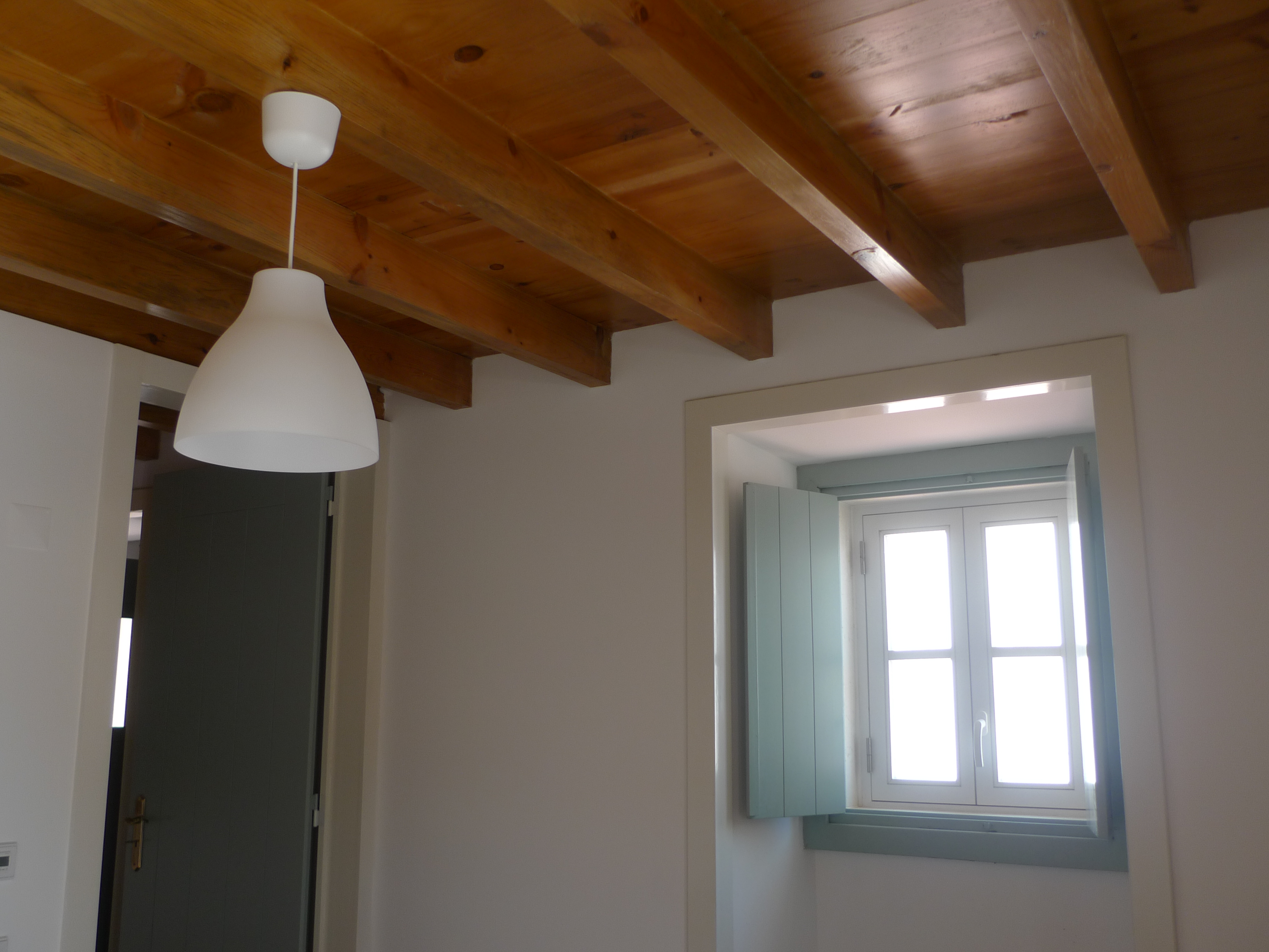 2 bedroom fully renovated, sleeps 6 in Santo Isidoro, Lisbon