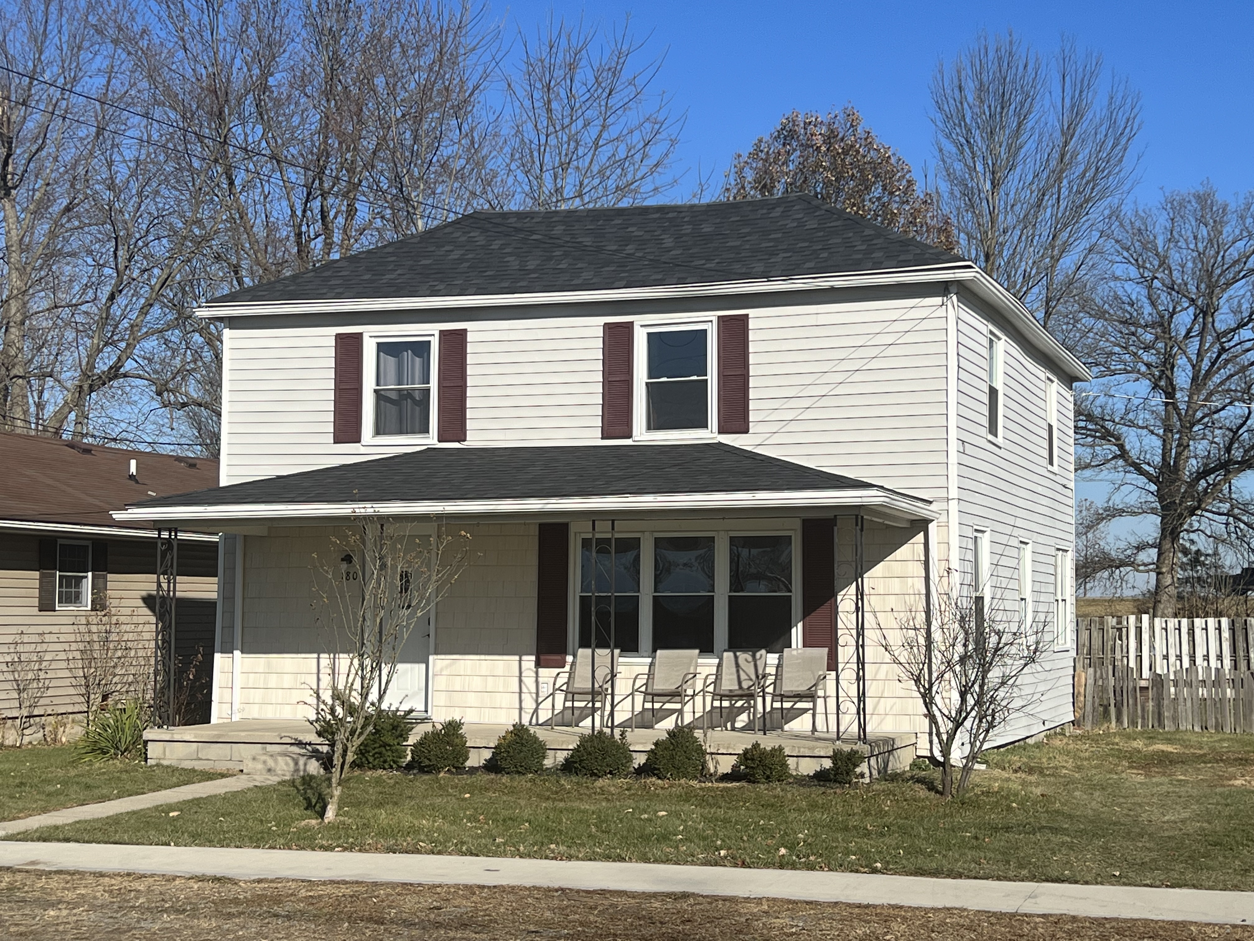 Large 4 BR Home (Indian Lake)