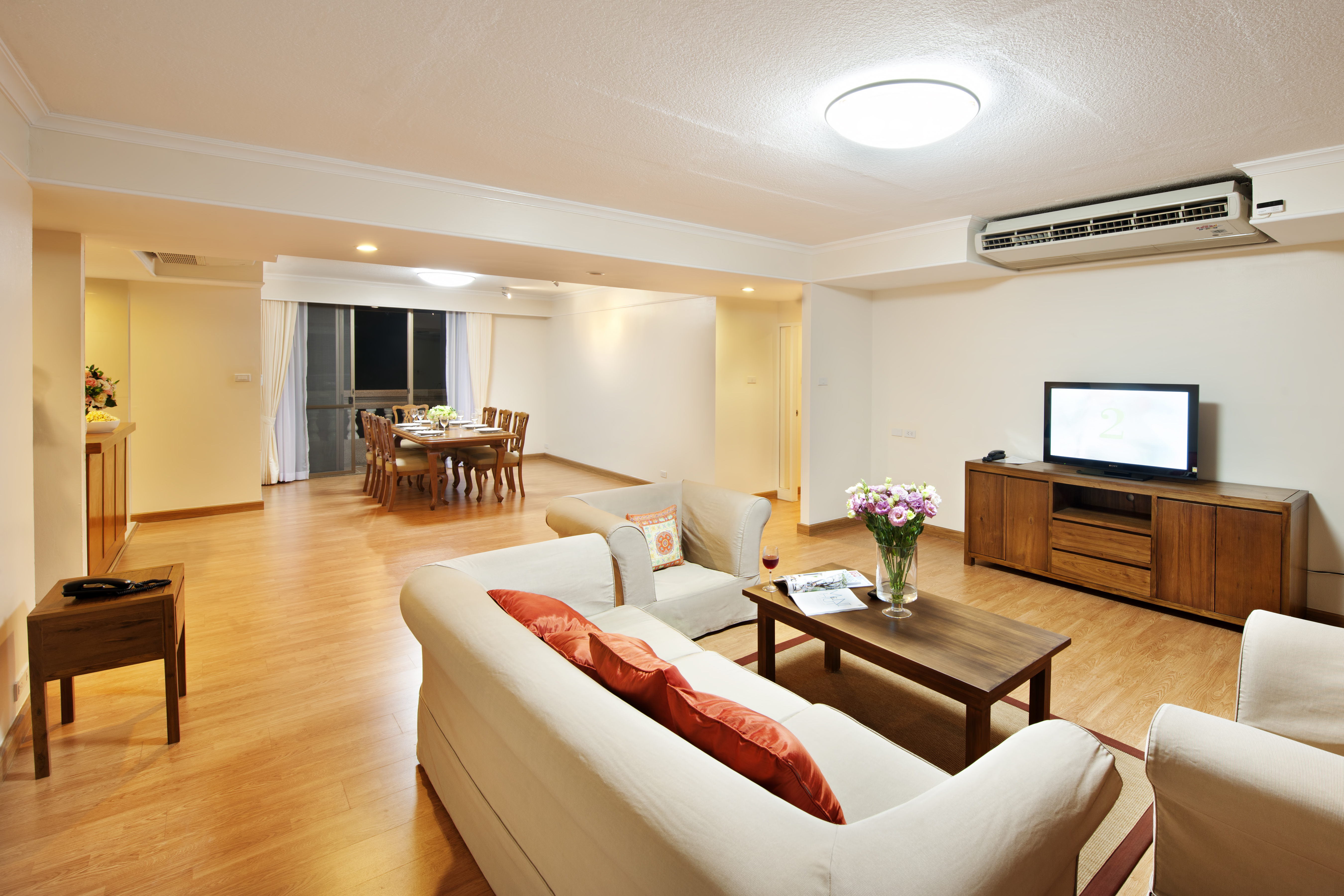 Luxury 3 Bedrooms Suite @BTS Phrompong in Vadhana, Bangkok