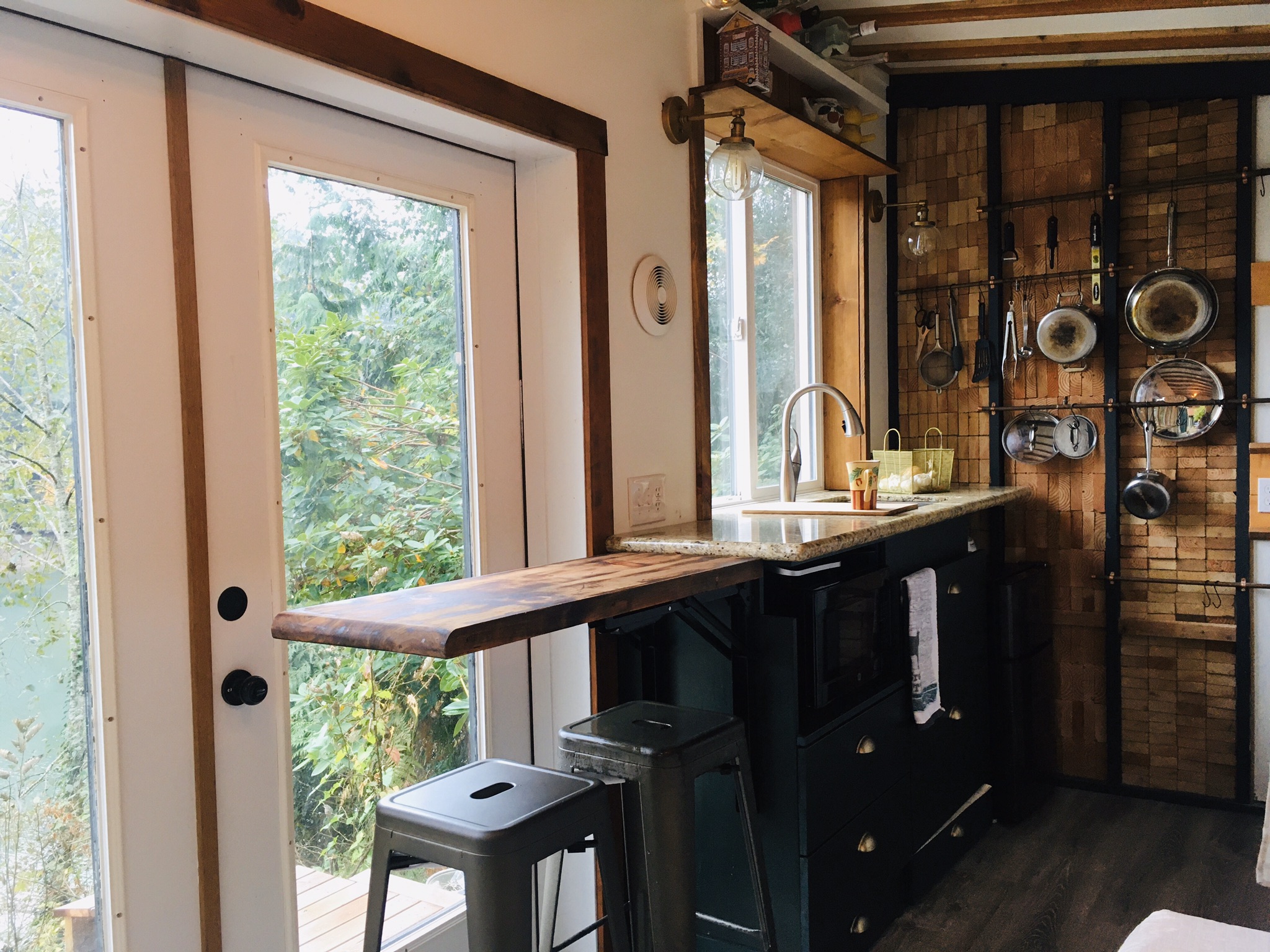 Kayakers’ Tiny House Tiny houses for Rent in Mason County, Washington