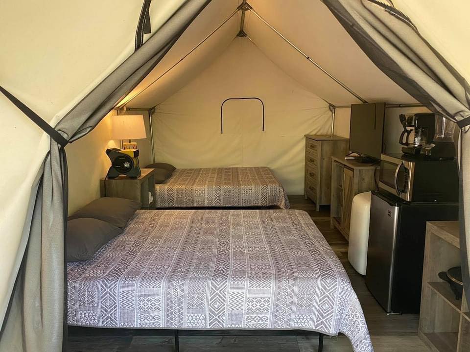 6 Son's River Ranch Glamping Cabin w/ 2 Q Beds Cabins for Rent in