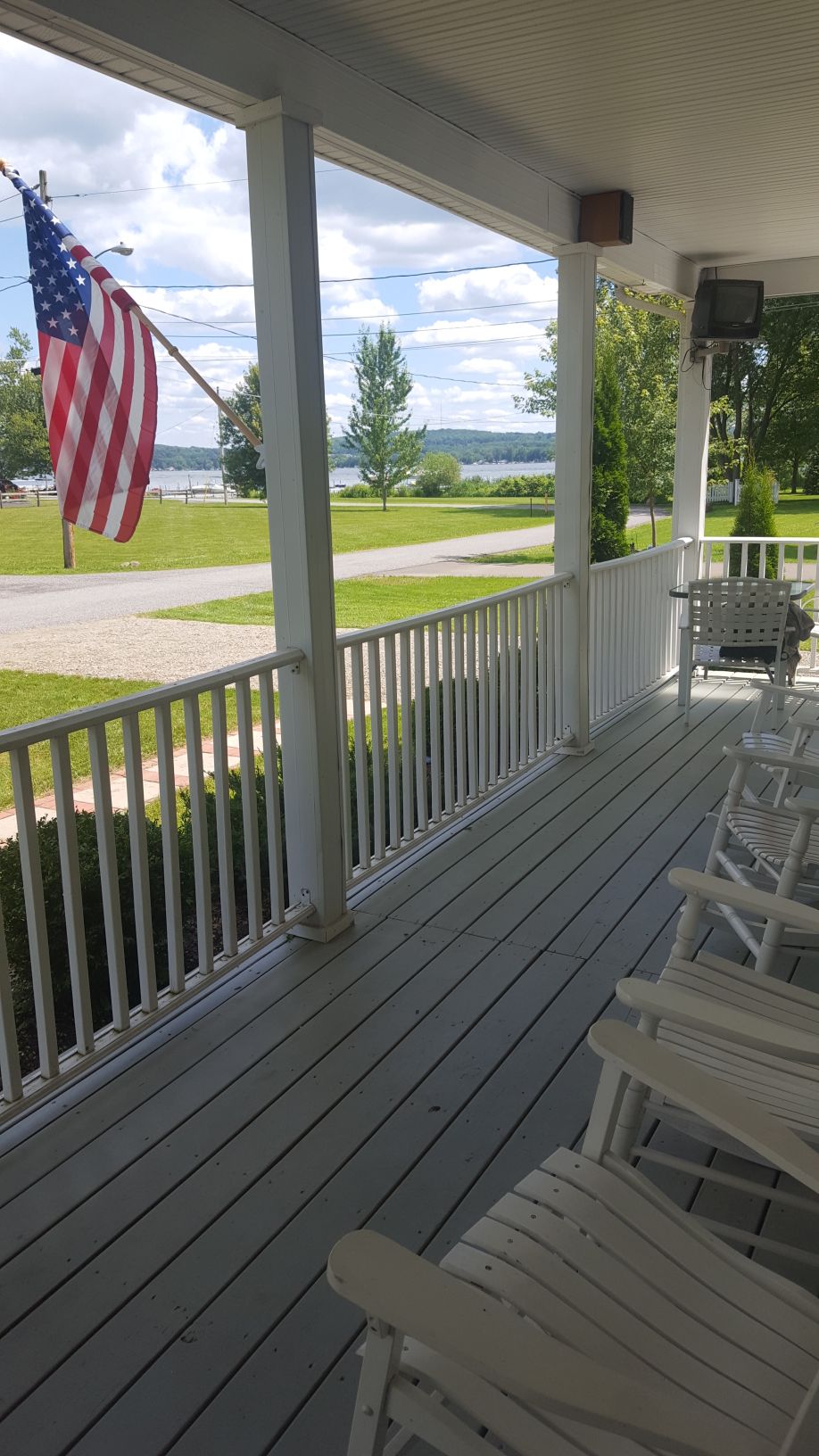 Chautauqua Lakehouse with a picturesque view Houses for Rent in Bemus