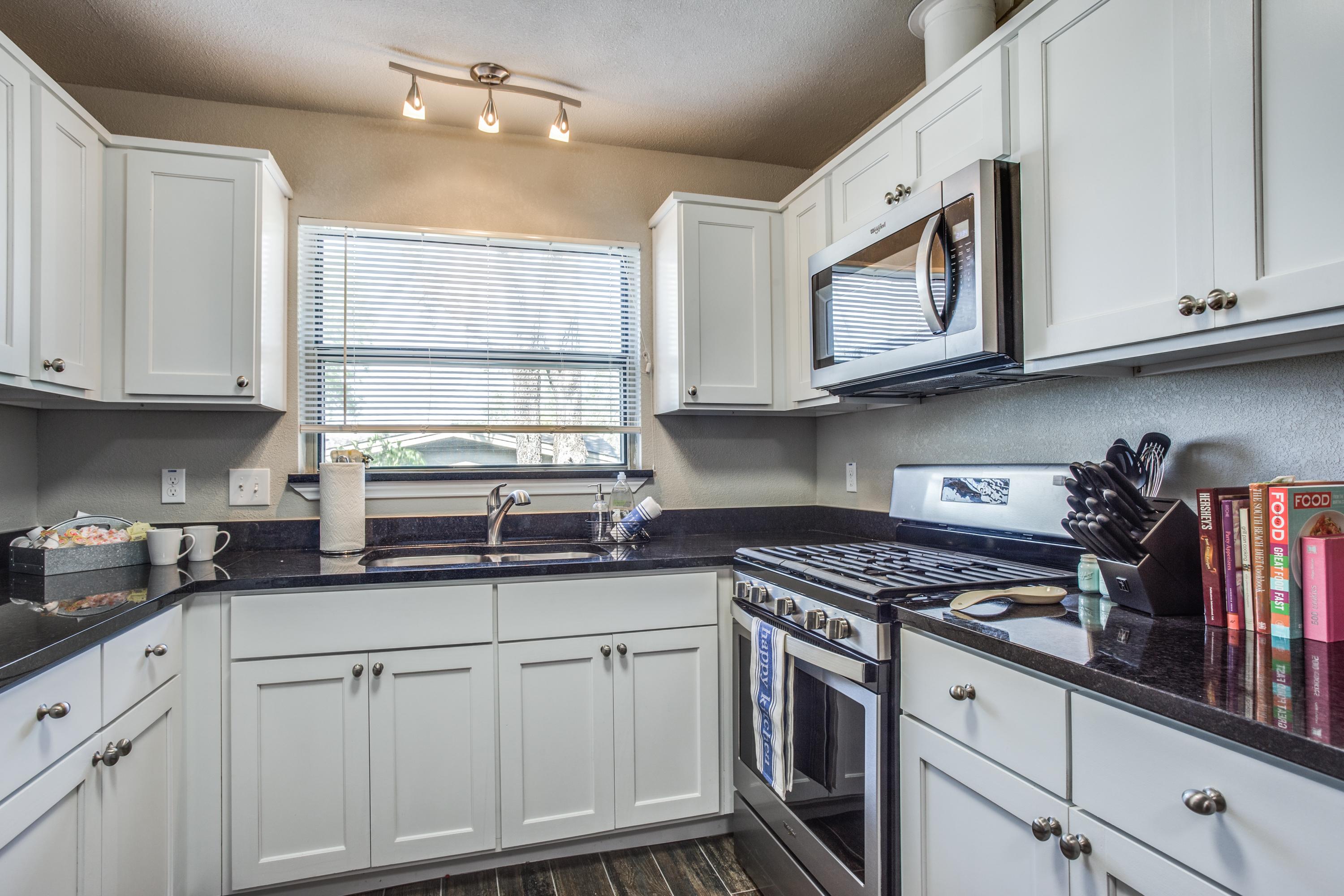 Pearl Snaps Texas Trail House in Fort Worth