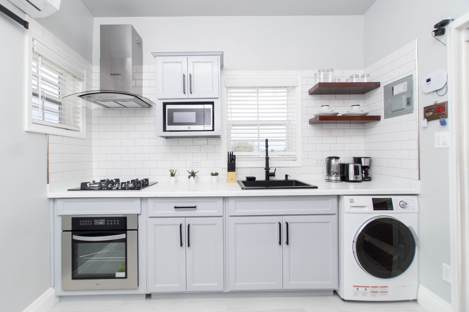 Modern and Stylish  apt , ideal for long stays