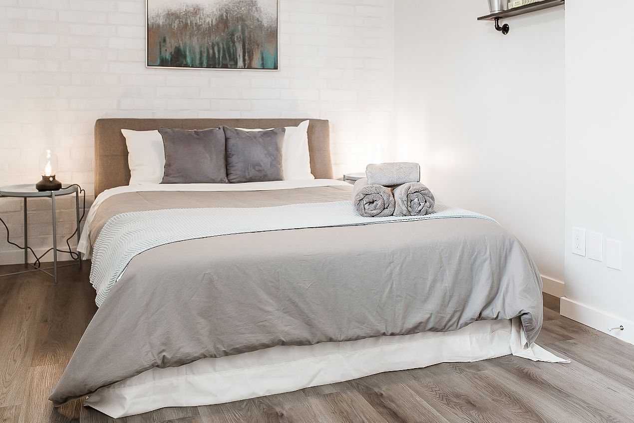 Private Parking_OSU/ExpoCenter Renovated 2story 6C — rentals in Near North/University, Columbus