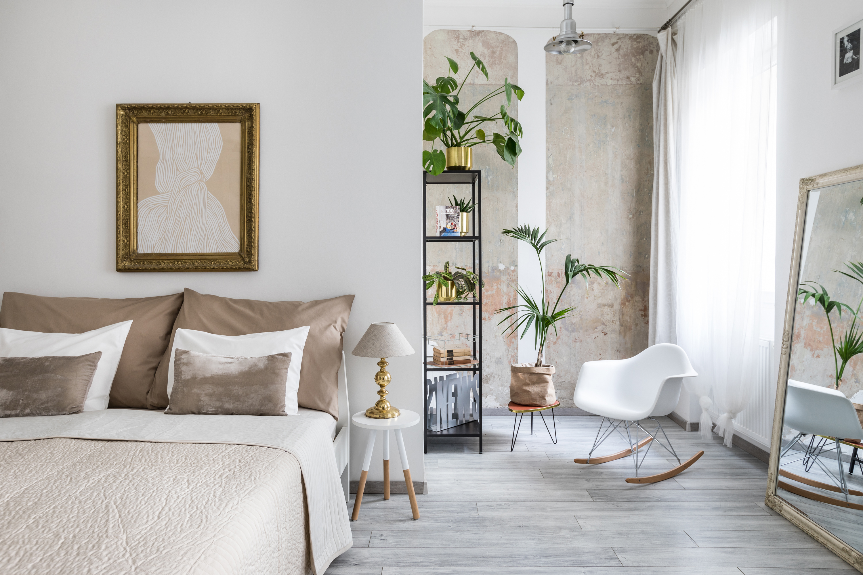 STYLISH APARTMENT IN THE HEART OF THE CENTER A/C