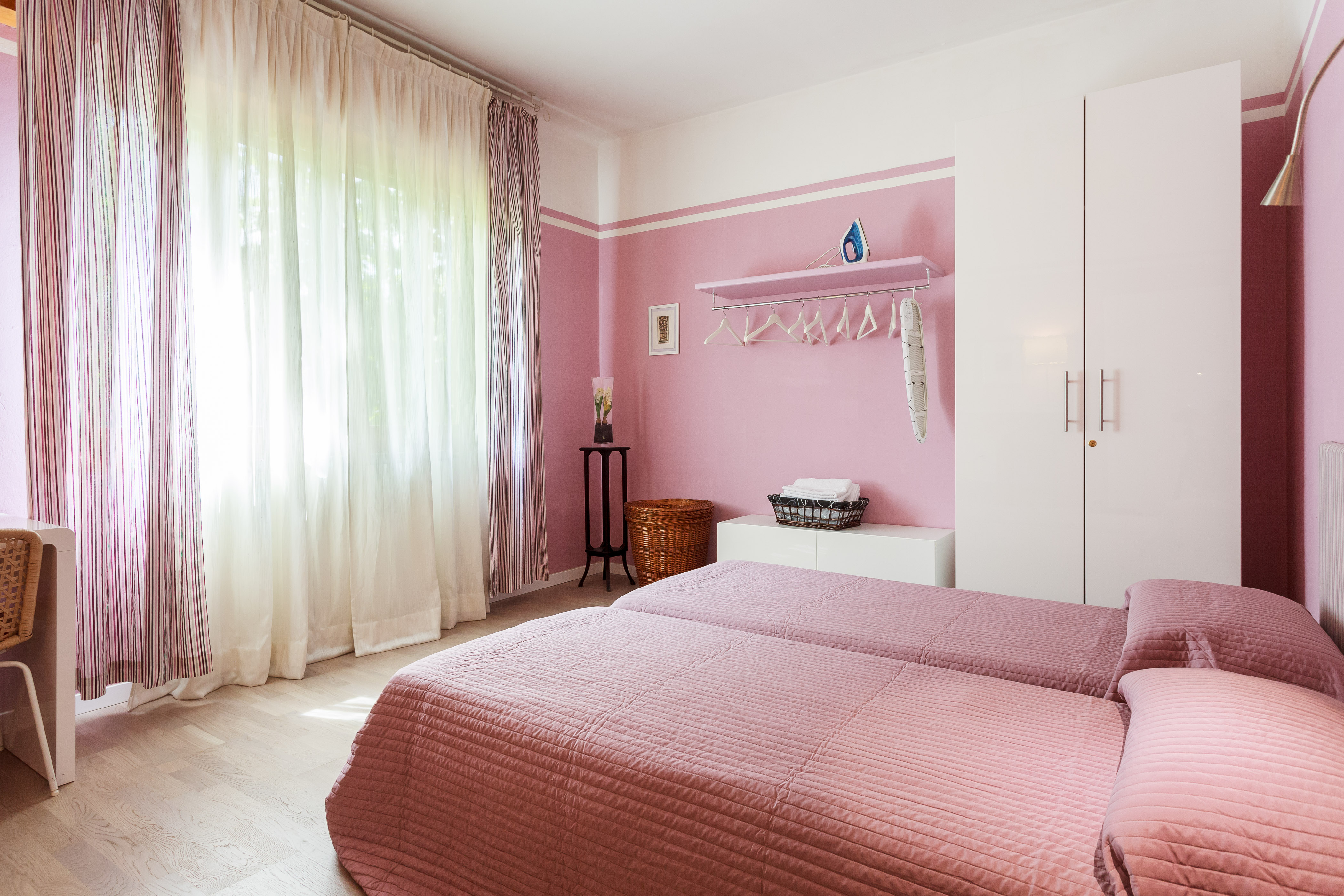 S.Orsola zone,parking for free and self checkin Apartments for Rent