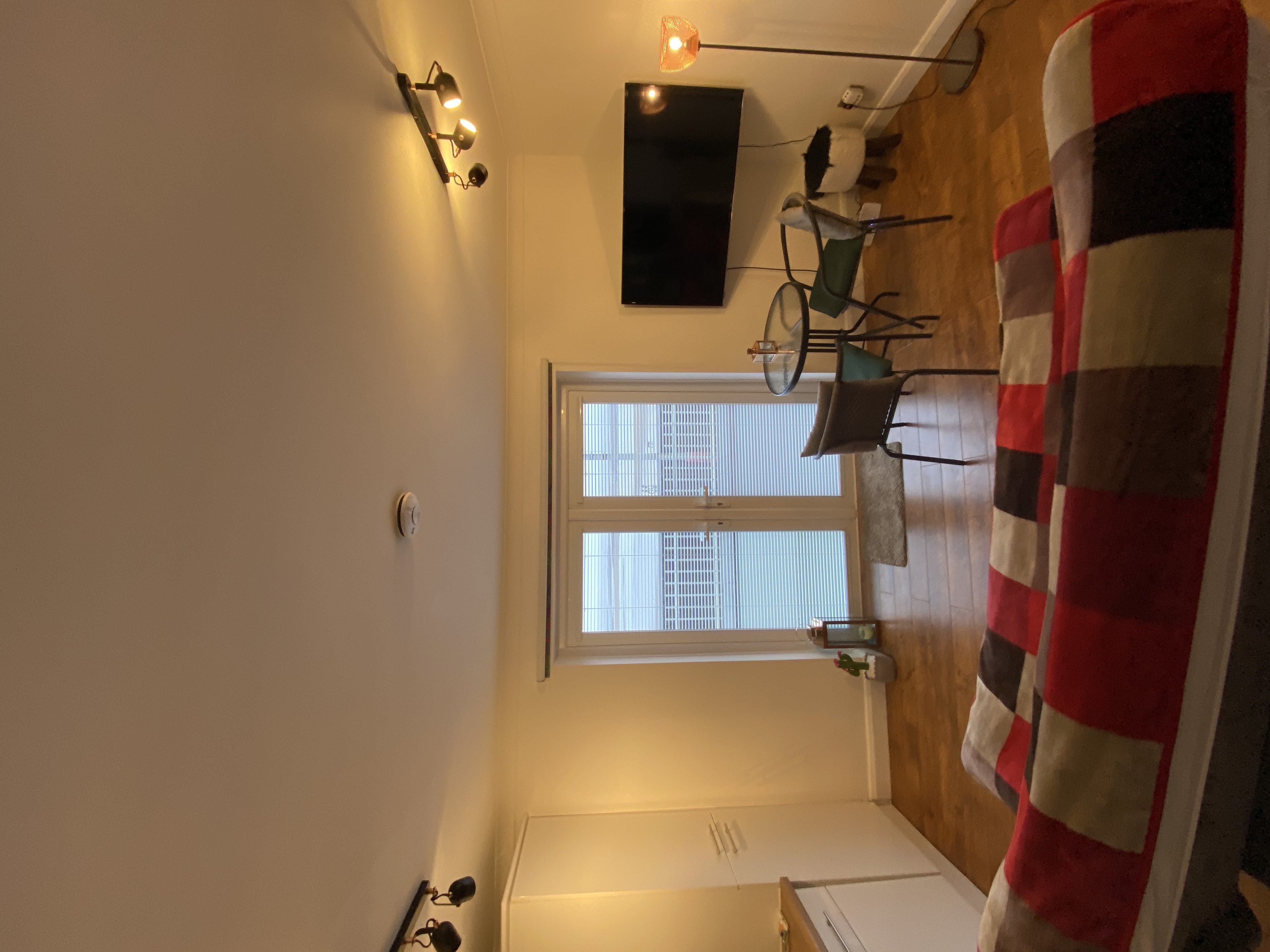 Small Seafacing 1 bed apartment (Swansea Marina) Flats for Rent in