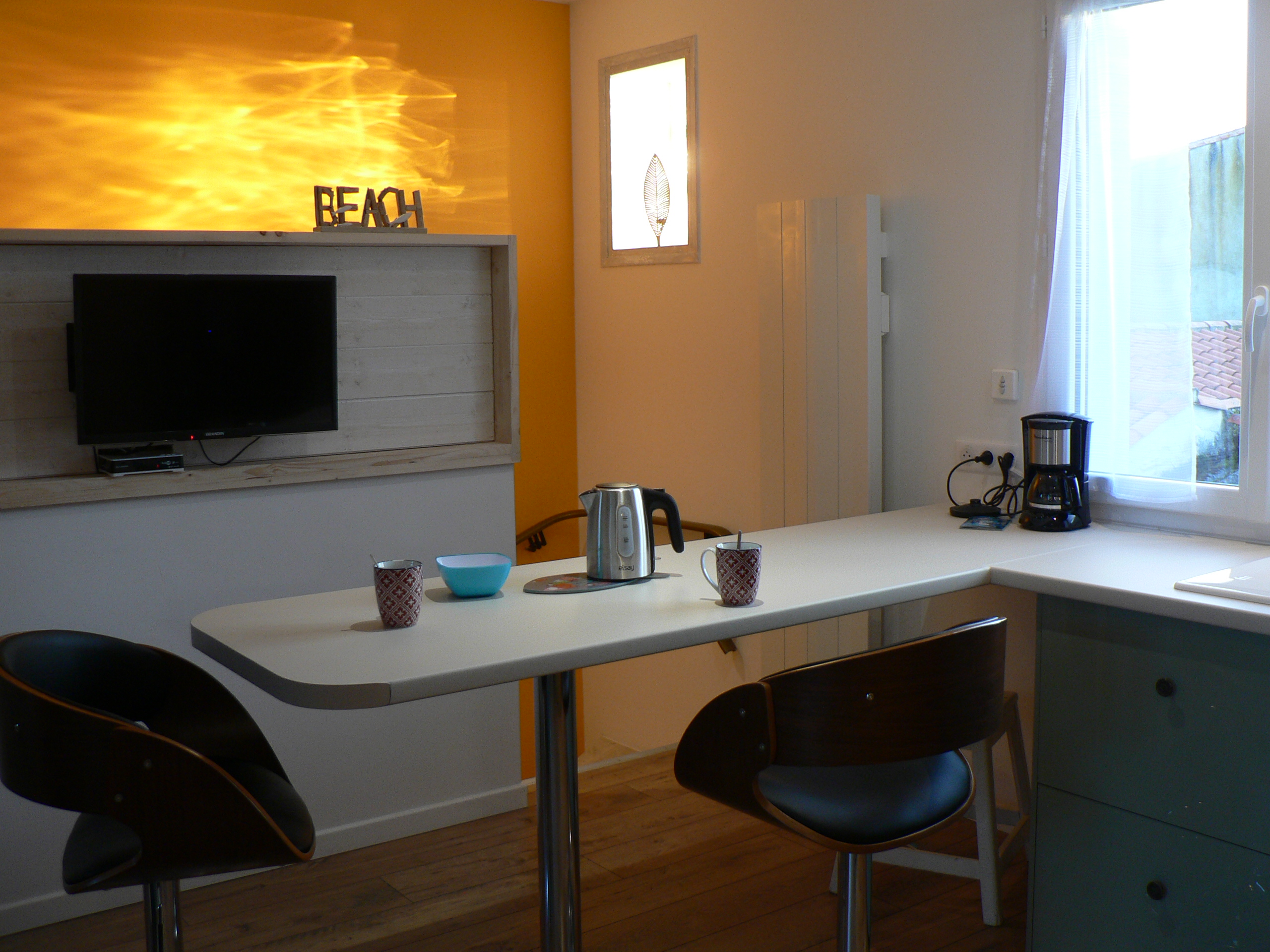 Charming downtown studio 