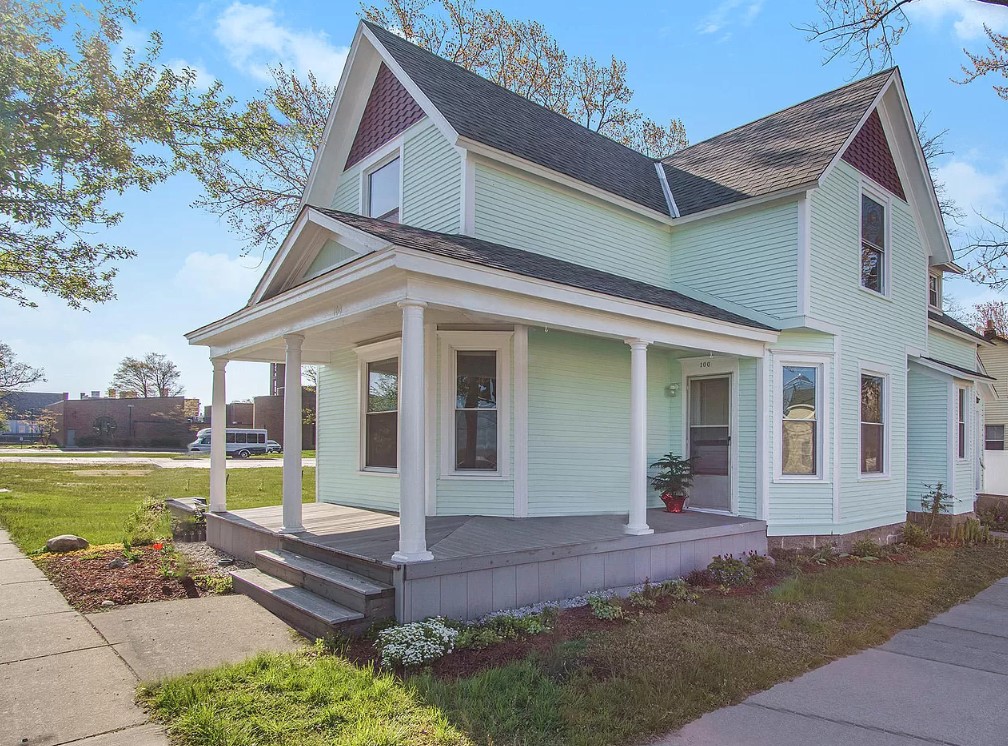 Downtown Cottage Cottages for Rent in Holland, Michigan, United
