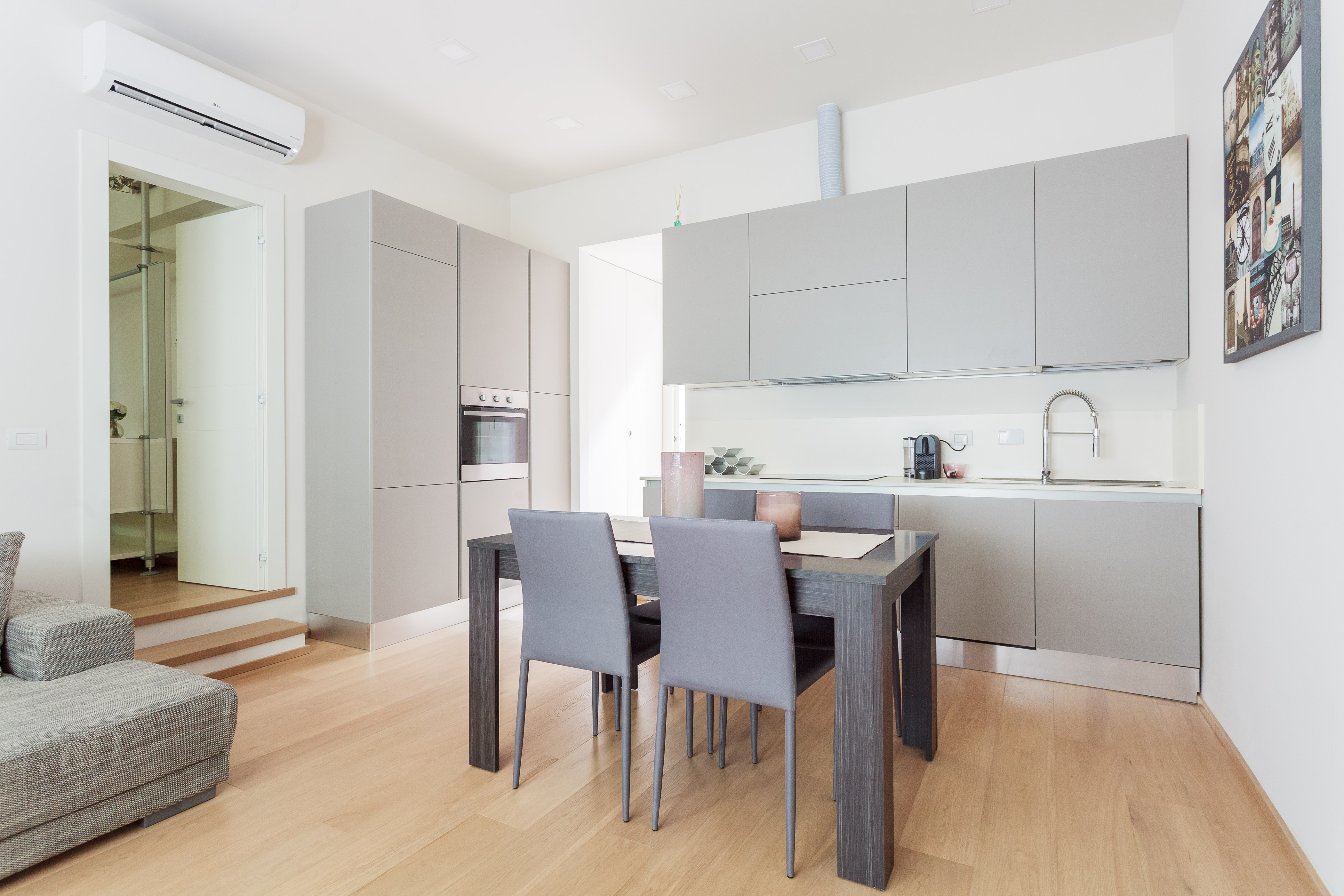 RESIDENCE SANT'ORSOLA - FAMILY SUITE APARTMENT in San Donato - San Vitale, Bologna