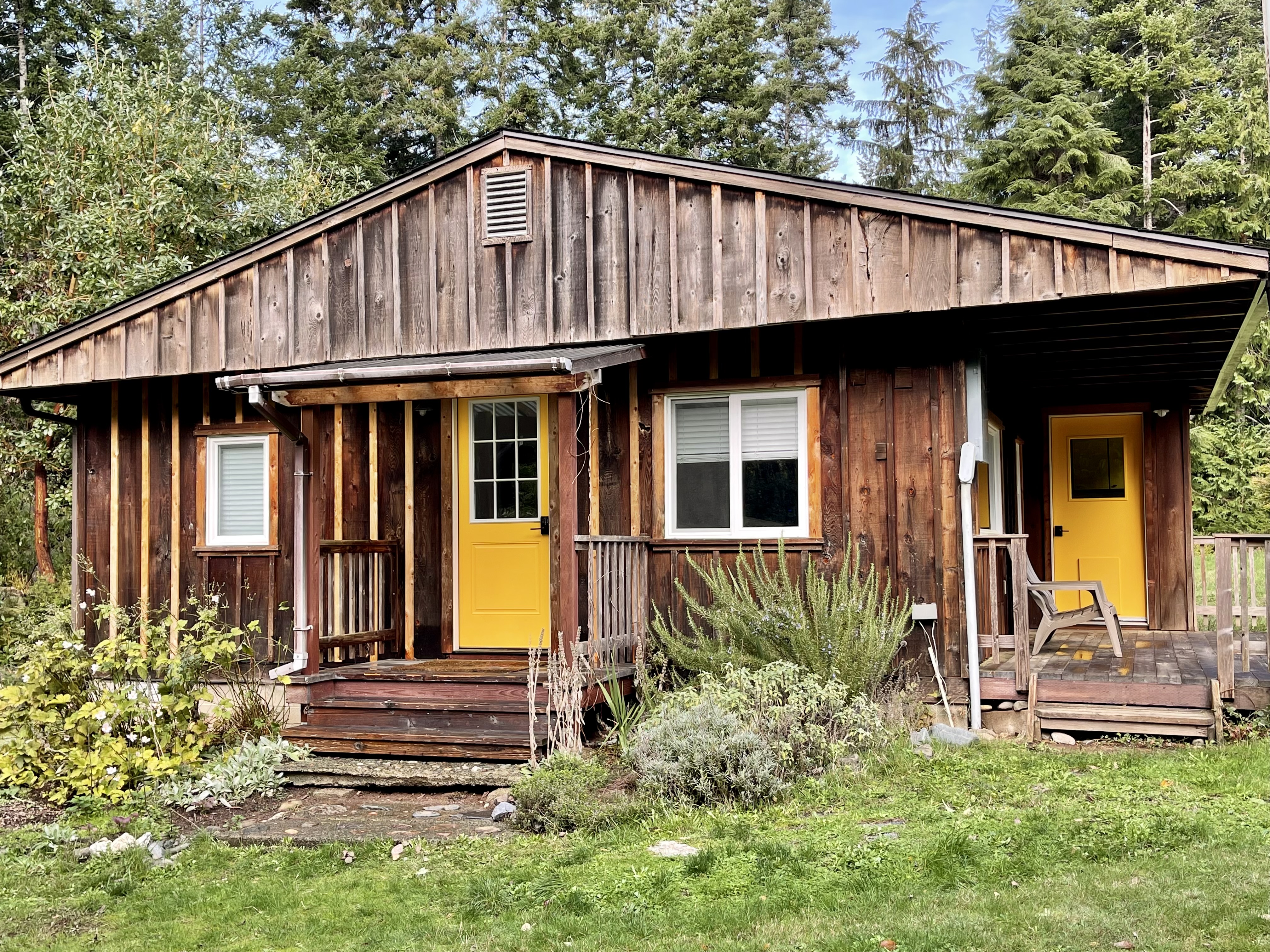 Coastal Forest Cabin, Kitchen, Quiet & Private