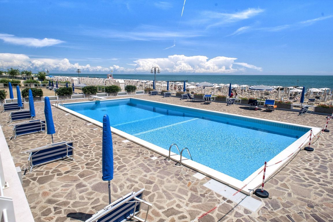 Beach&swimming pool,full comforts apt JesoloVenice Apartments for