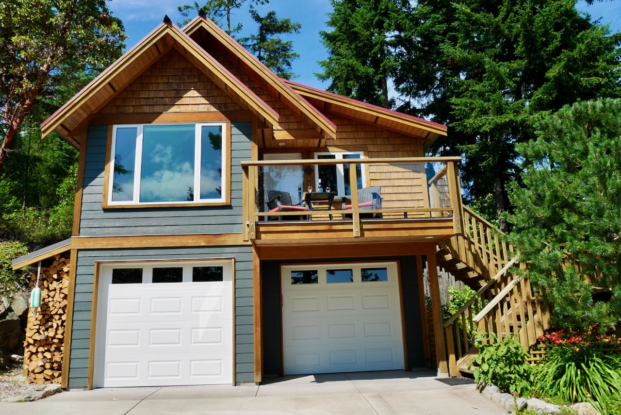 Leaning Tree Carriage House