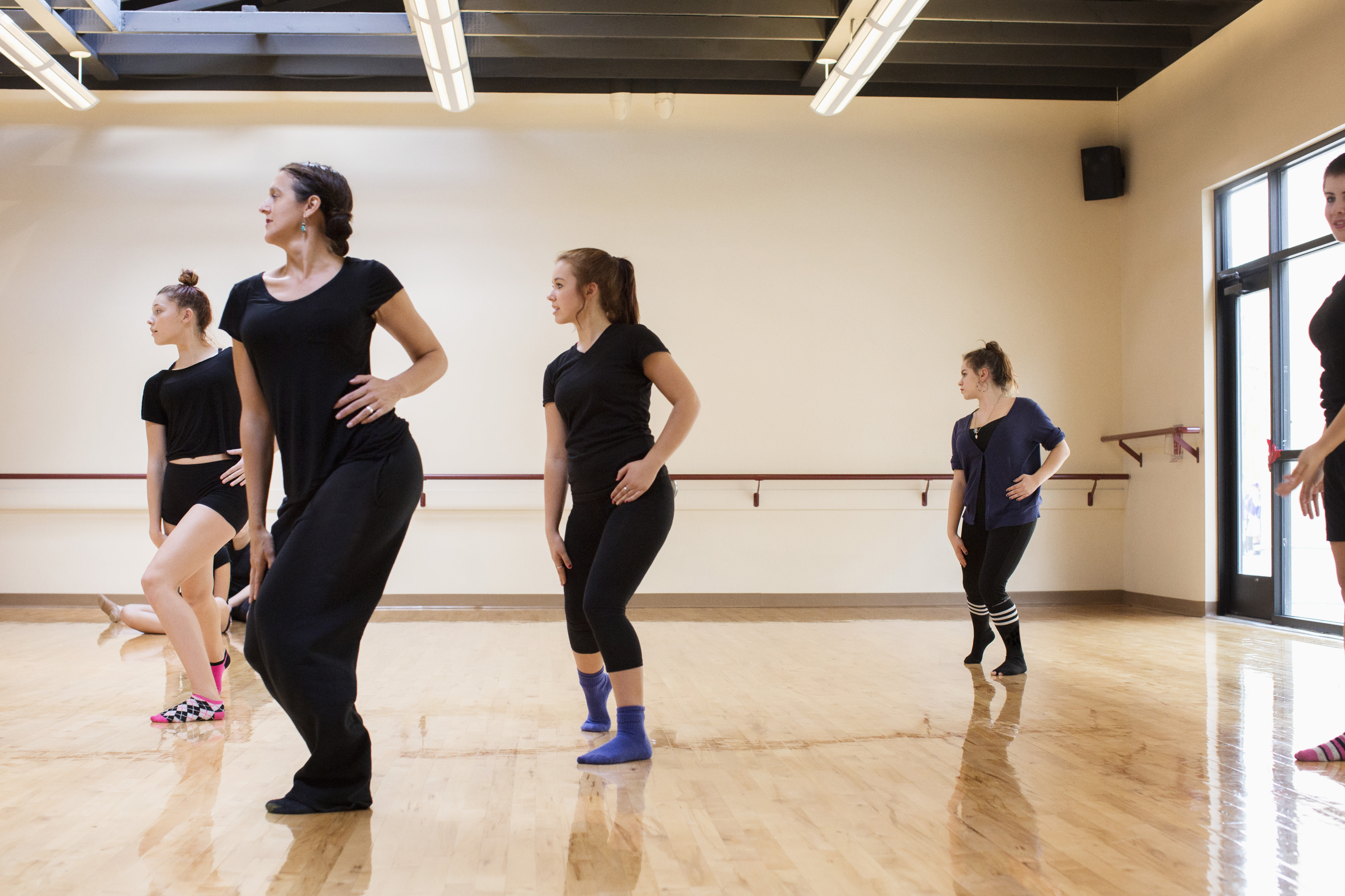 Набор на танцы. Часы pole grand южная корея. Дэнс практика красивые снимки. Современные танцы. Набор на танцы.