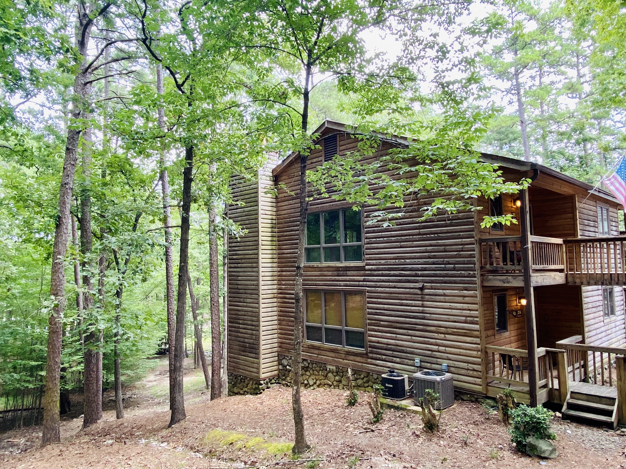 Treetop Getaway at Mountain Harbor, Lake Ouachita Condominiums for