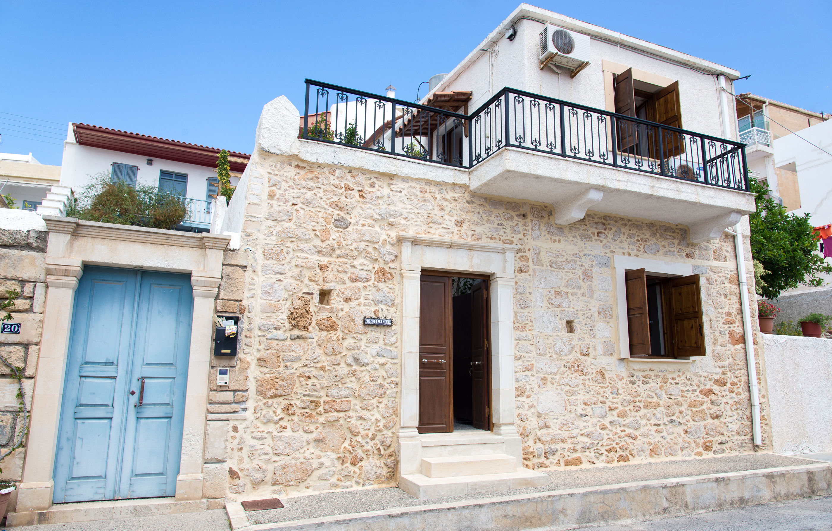 Traditional house with inner courtyard - AC - WIFI