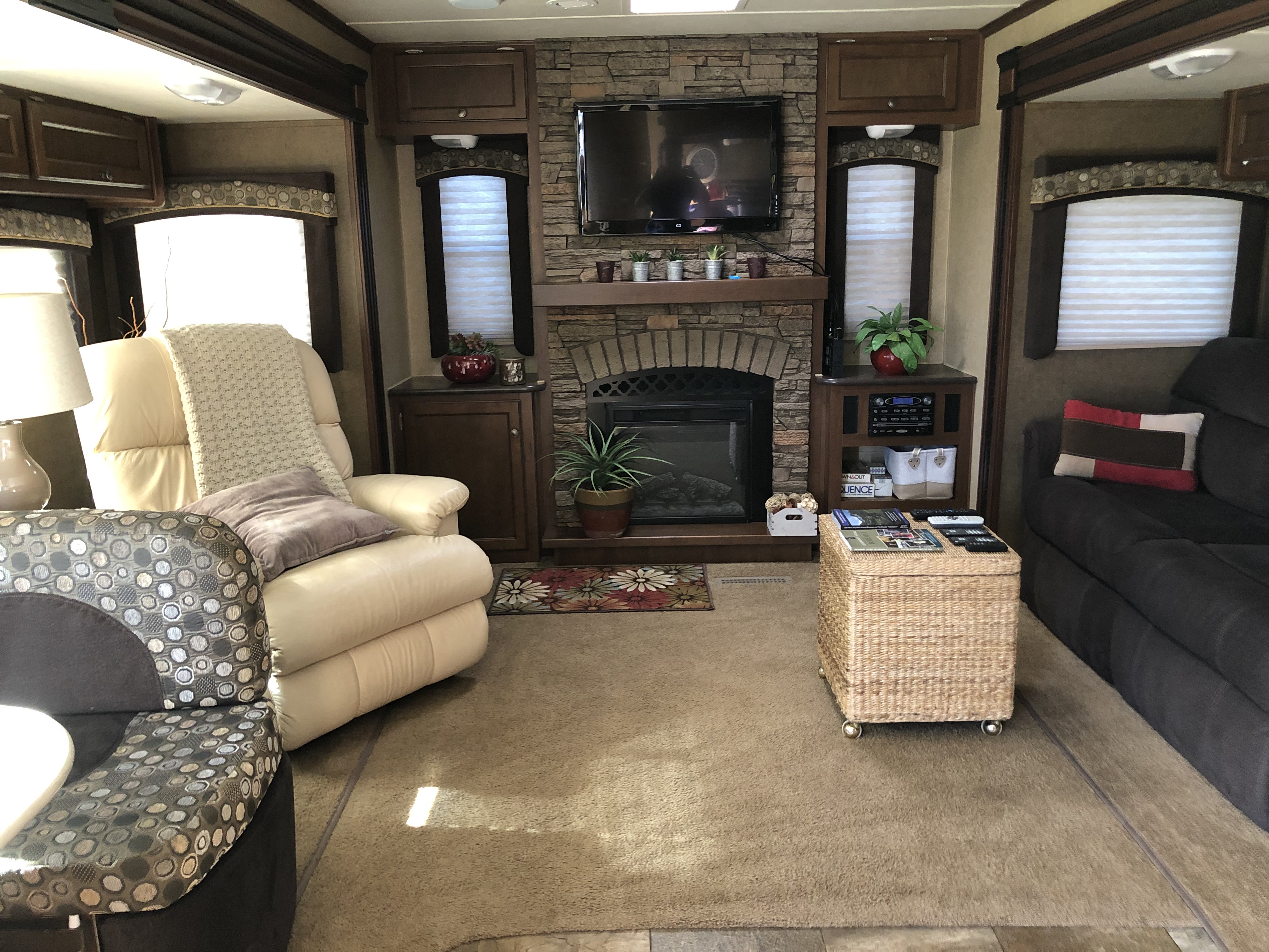 Trailer Glamping of Story Hills in Bozeman, Bozeman