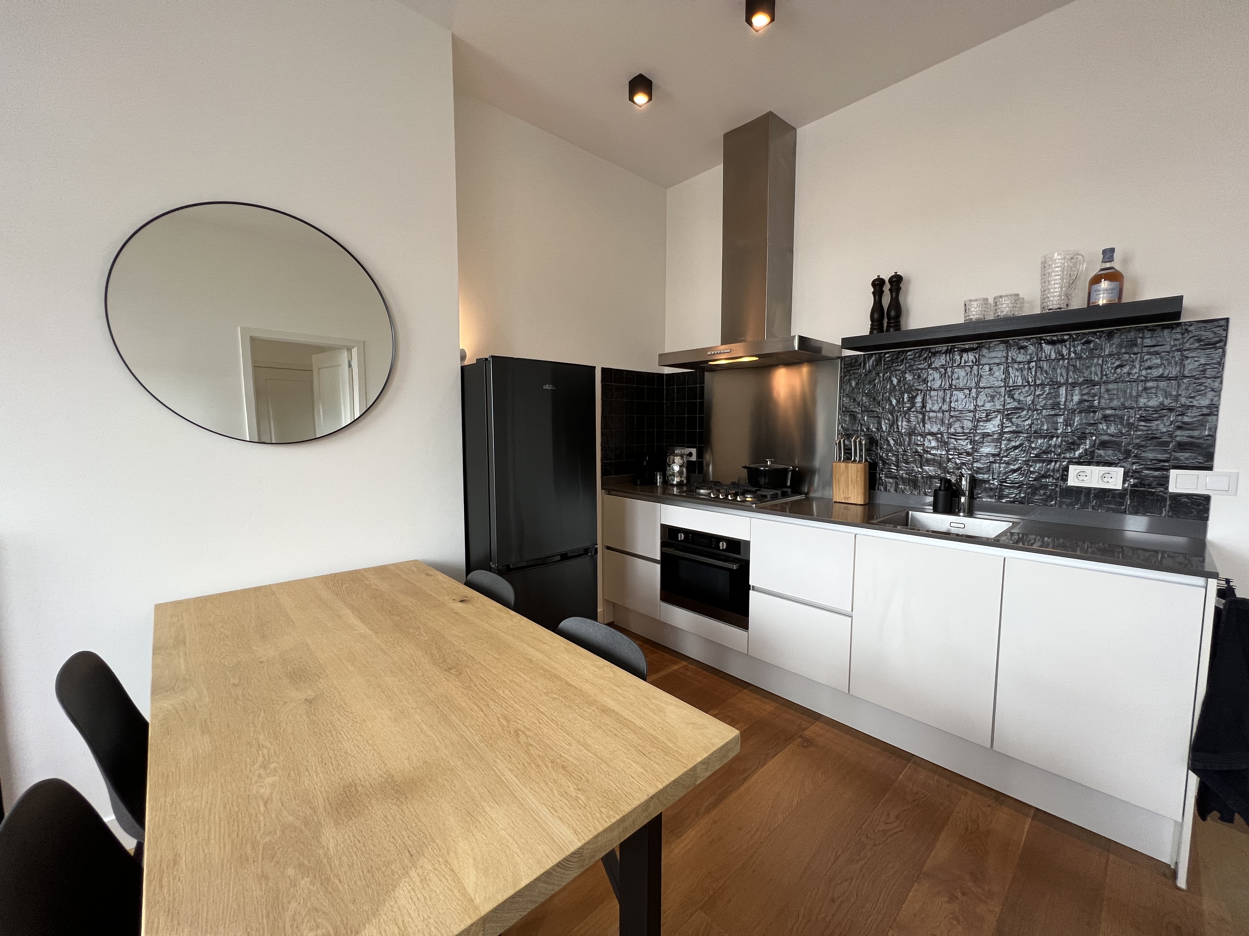 Modern apartment in Amsterdam with city view — Amsterdam stay