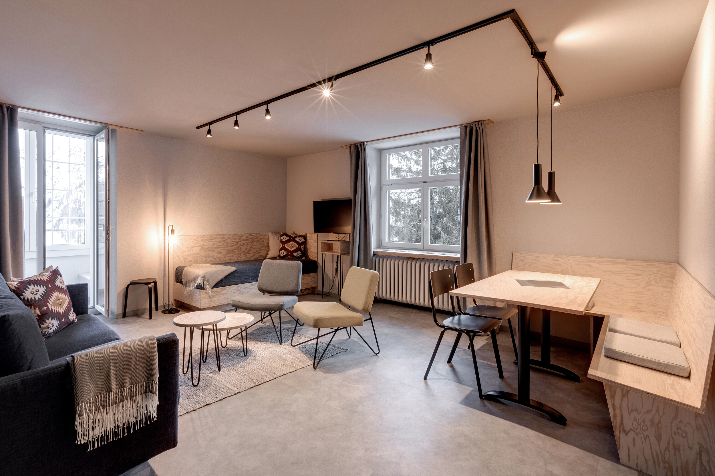 House Belmont- 4 rooms, conservatory & Arvenstübli
