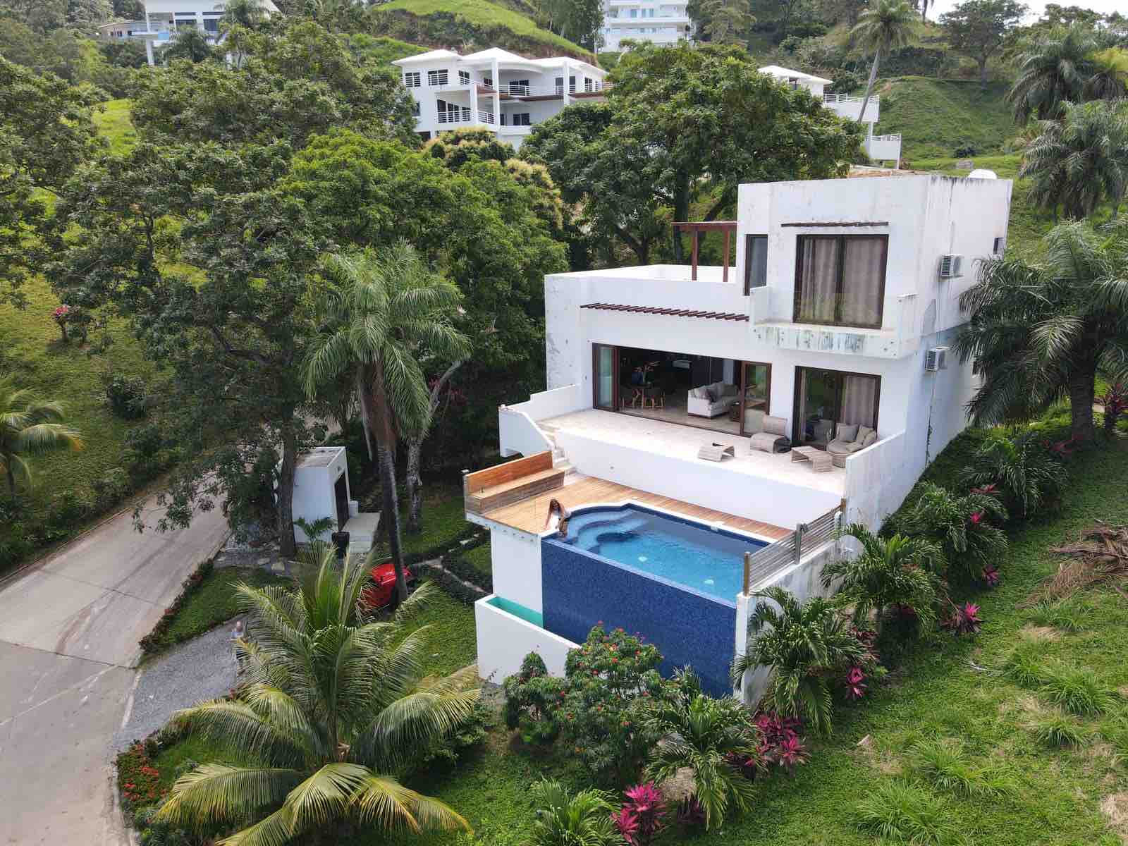 Relax with a dream view and Private Infinity Pool!