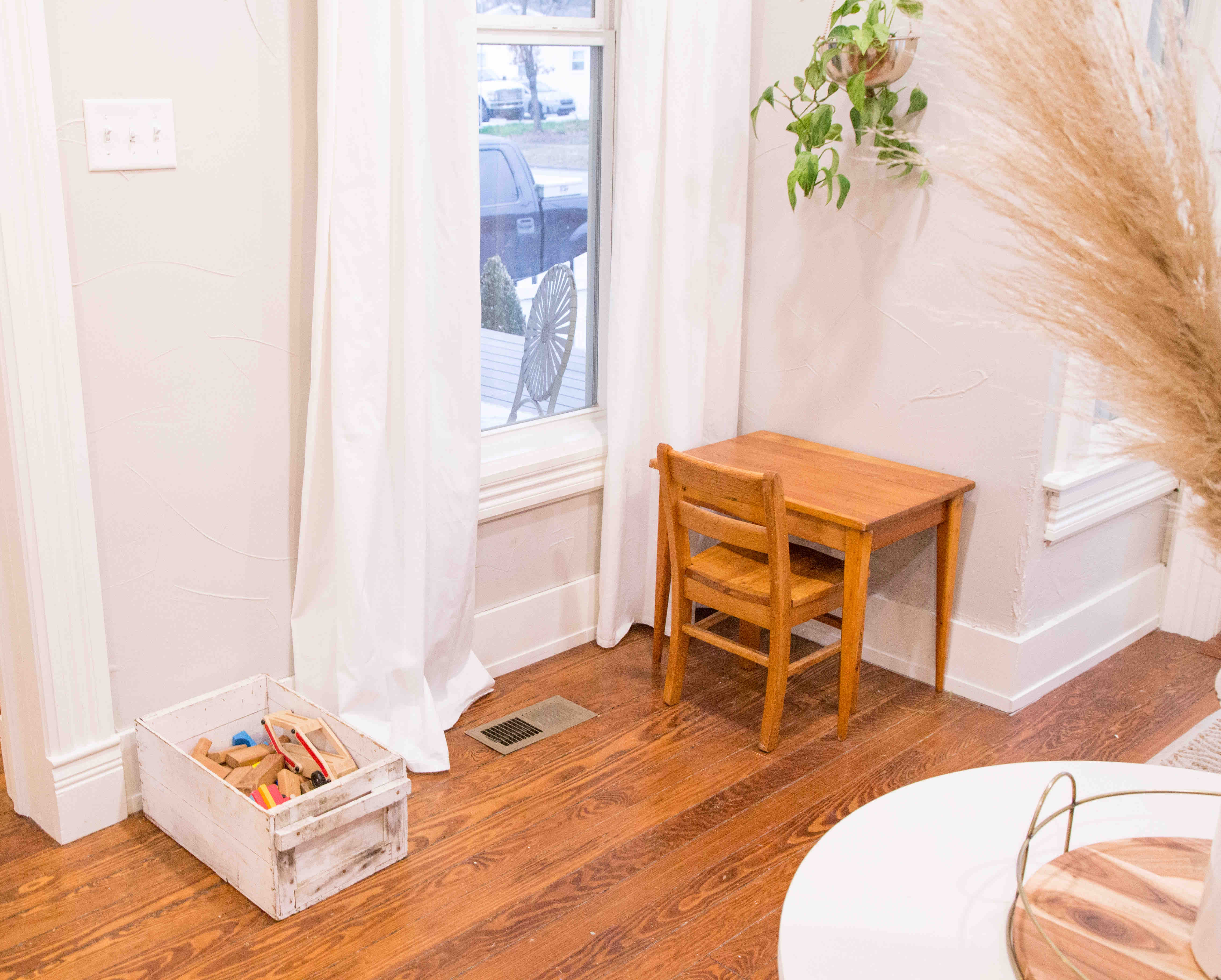 The Yellow Door BnB HGTV Fixer to Fabentire home Houses for Rent in